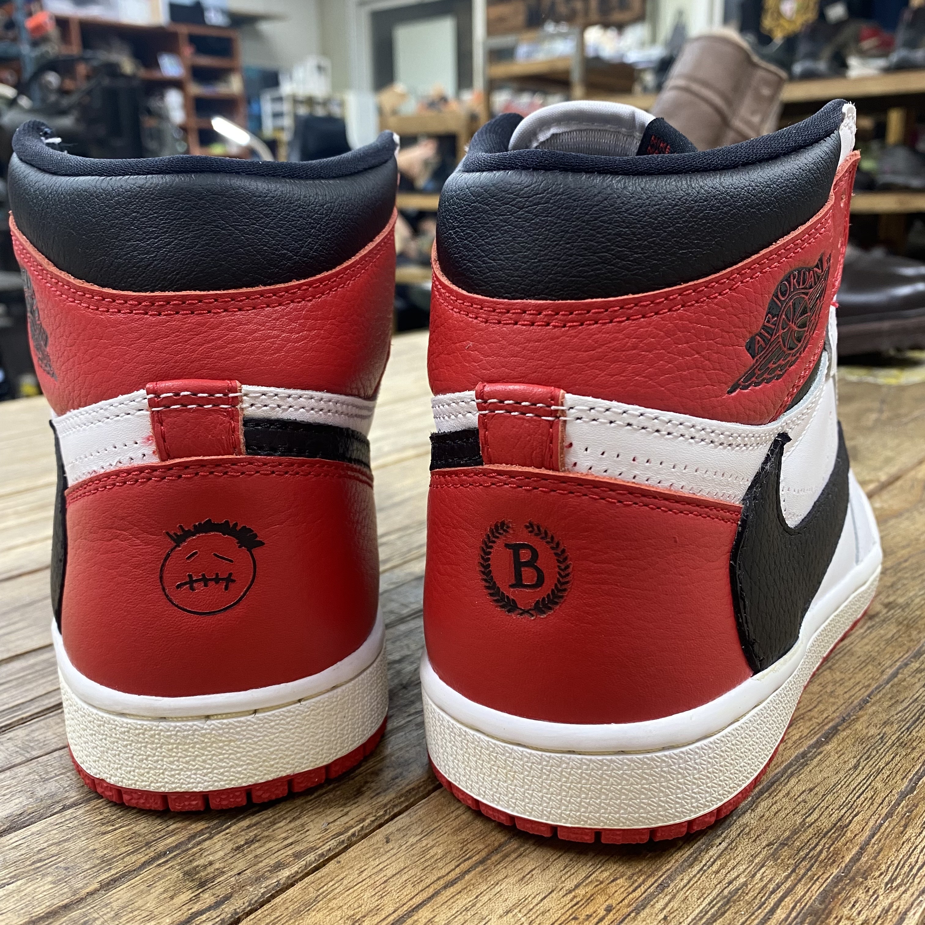 Jordan 1 Retro High OG Heritage, Jordan 1 x Travis Scott x Fragment Retro High OG SP Military Blue 착용 스타일 - 3