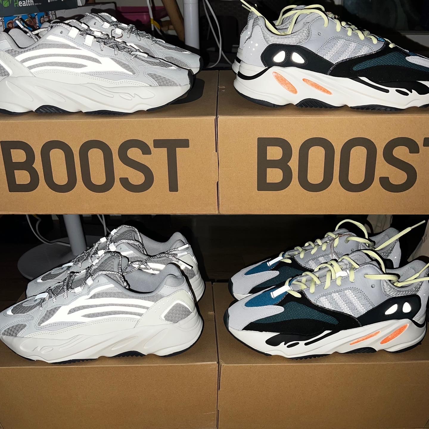 Adidas Yeezy Boost 700 V2 Static 2022, Adidas Yeezy Boost 700 Wave Runner Solid Grey 2021/2022 착용 스타일 - 1