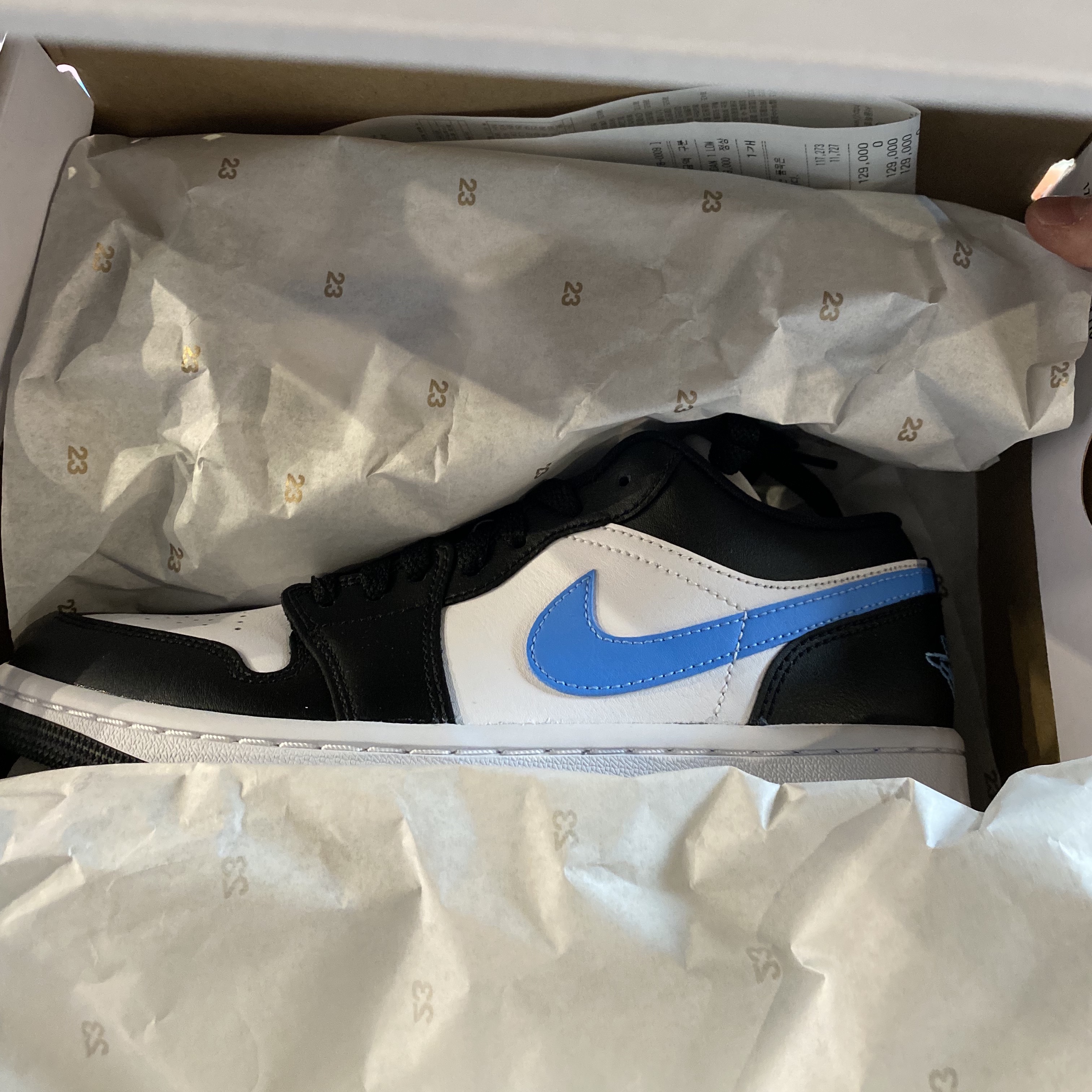 (W) Jordan 1 Low Black University Blue 착용 스타일
