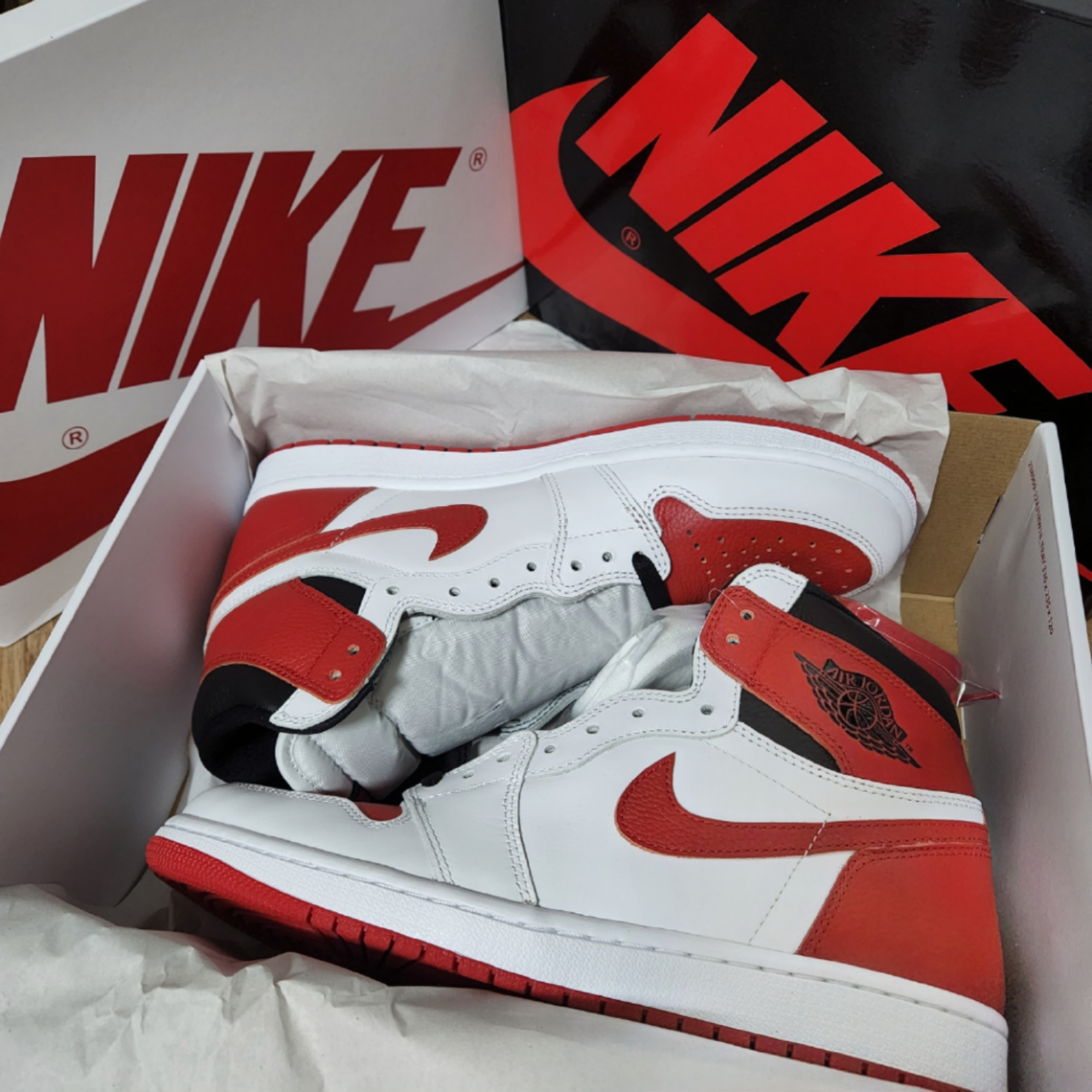 Jordan 1 Retro High OG Heritage, Jordan 1 Retro High OG Patent Bred 착용 스타일