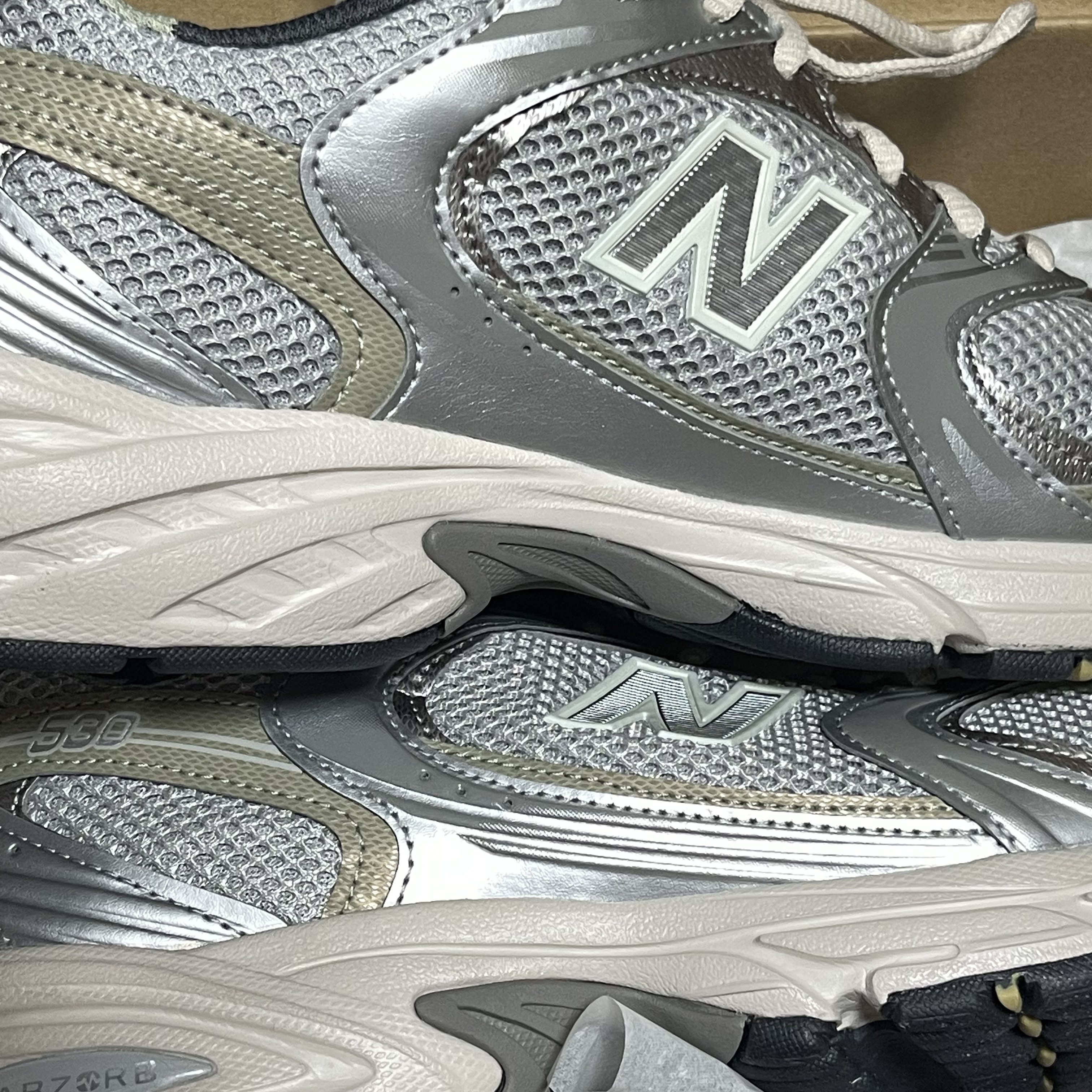 New Balance 530 Earth 착용 스타일