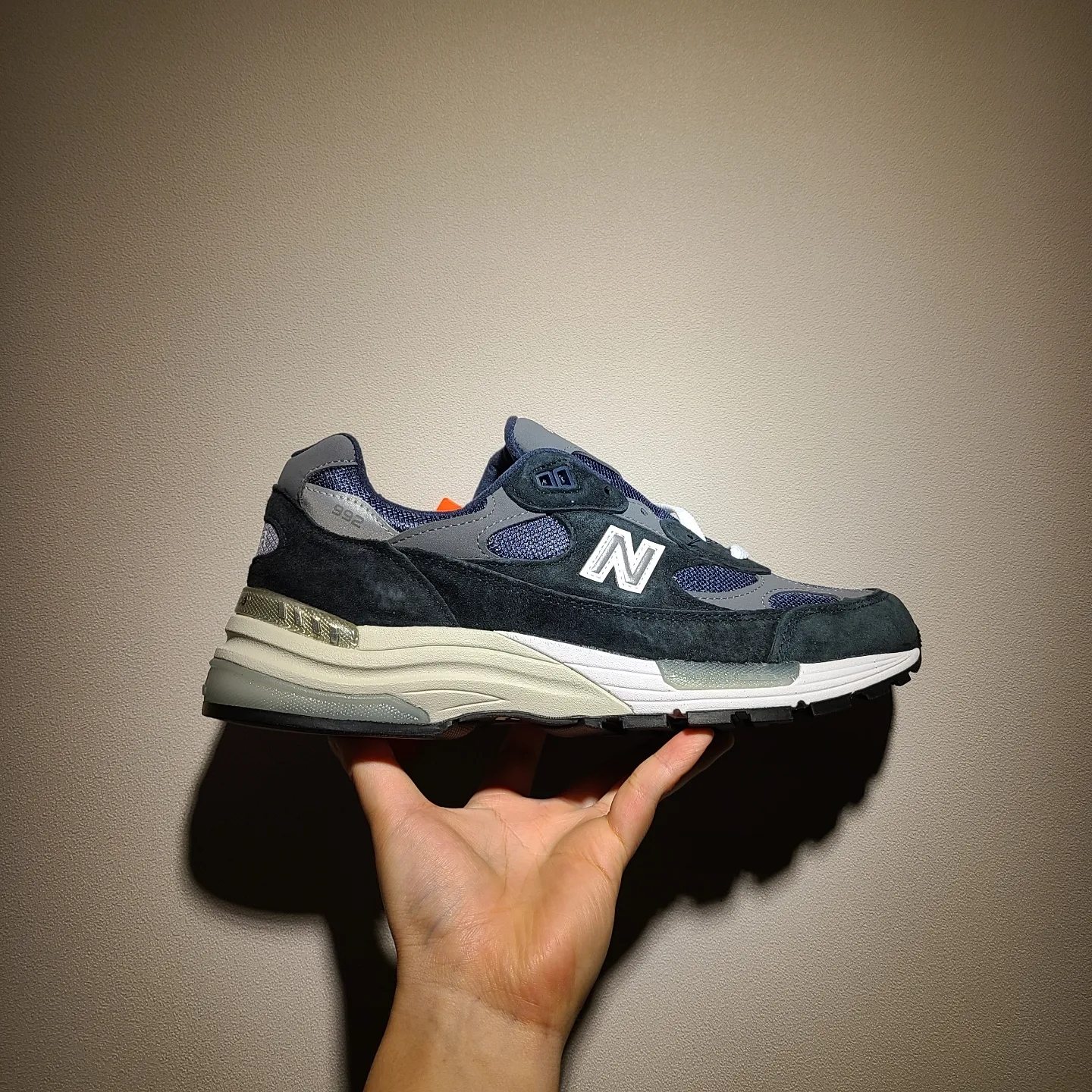 New Balance 992 Made in USA Navy 착용 스타일