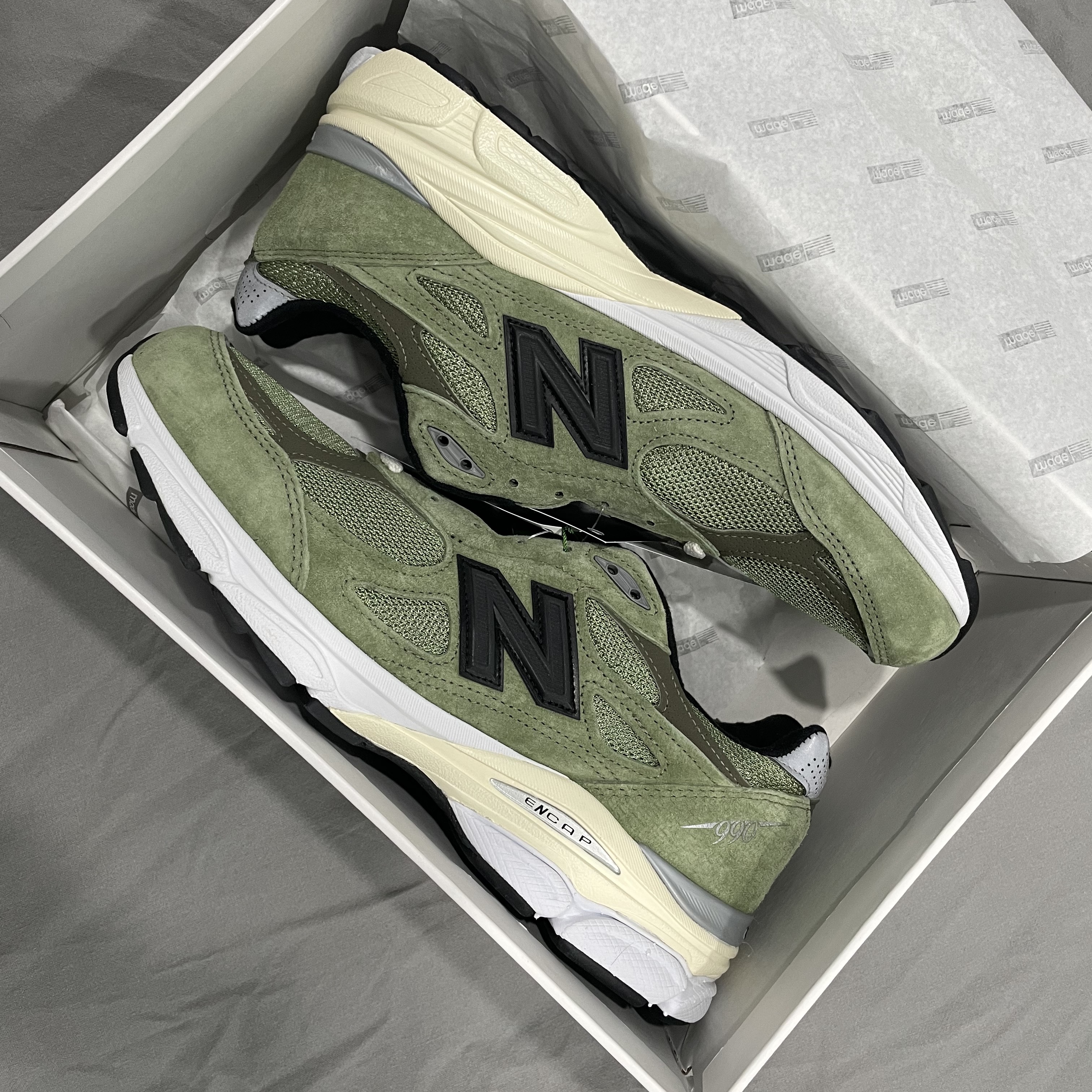 New Balance x JJJJound 990v3 Olive 착용 스타일 - 2