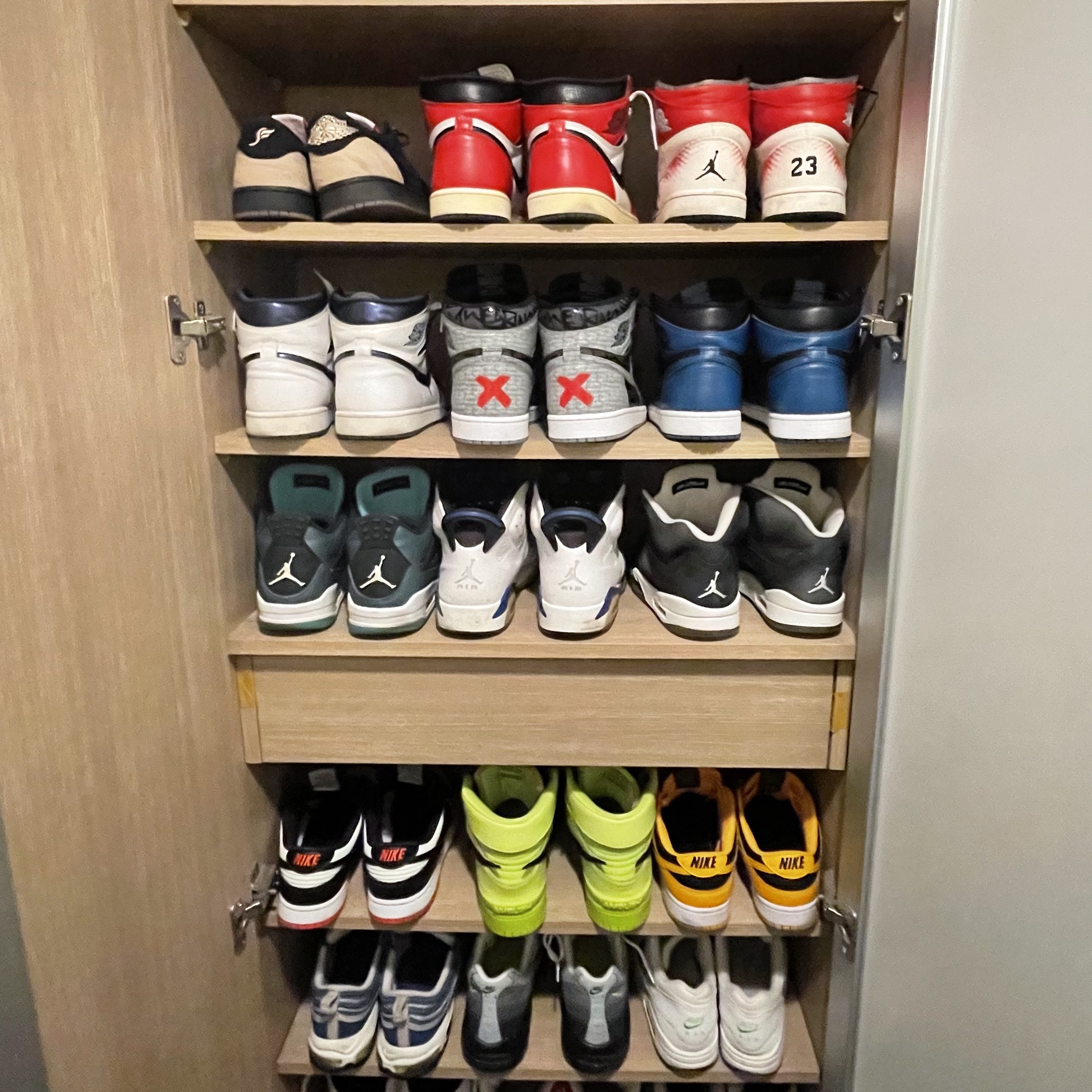 Nike x Ambush Dunk High Flash Lime, Nike x NBA Dunk Low Retro EMB Black and Chile Red 착용 스타일 - 3