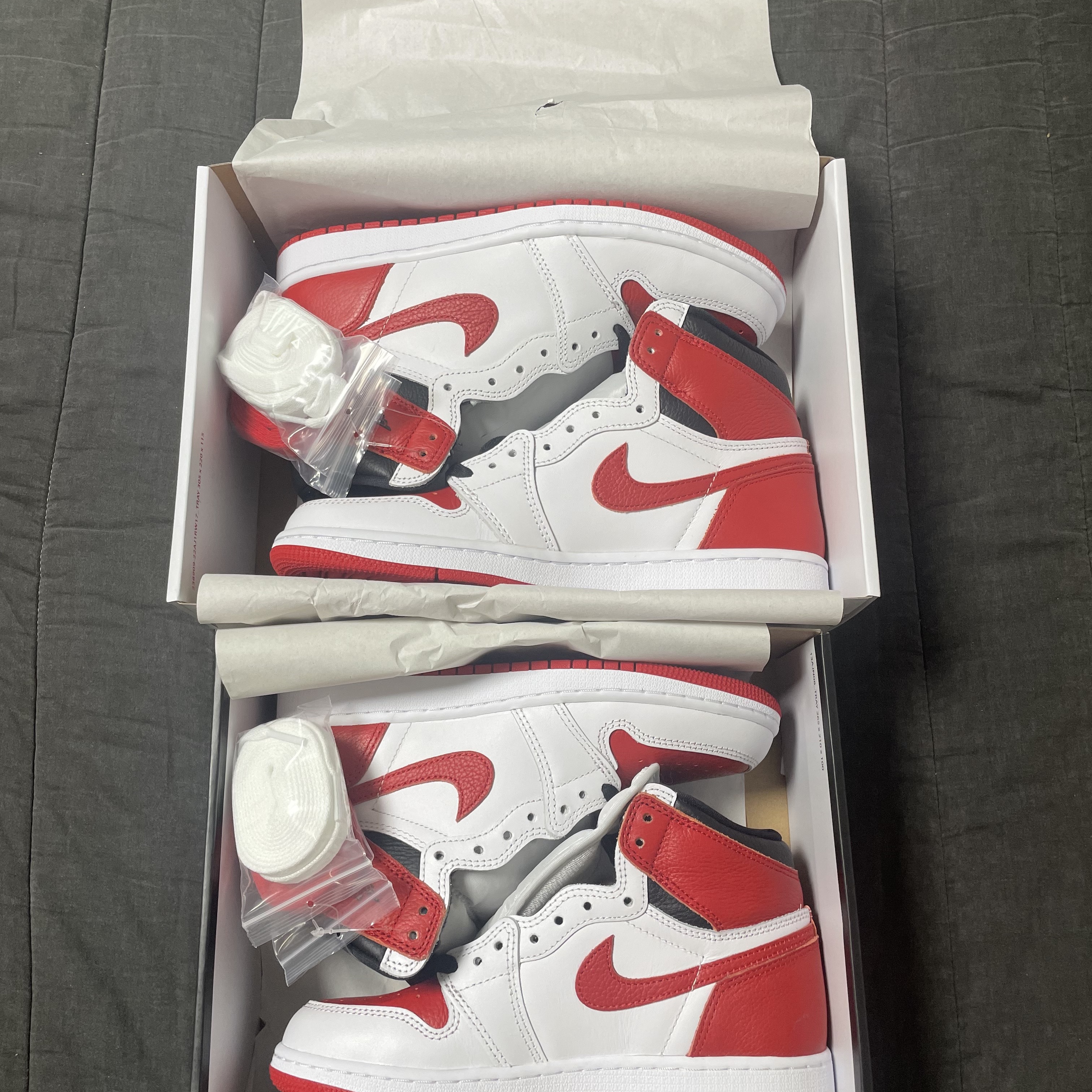 Jordan 1 Retro High OG Heritage, (GS) Jordan 1 Retro High OG Heritage 착용 스타일 - 2
