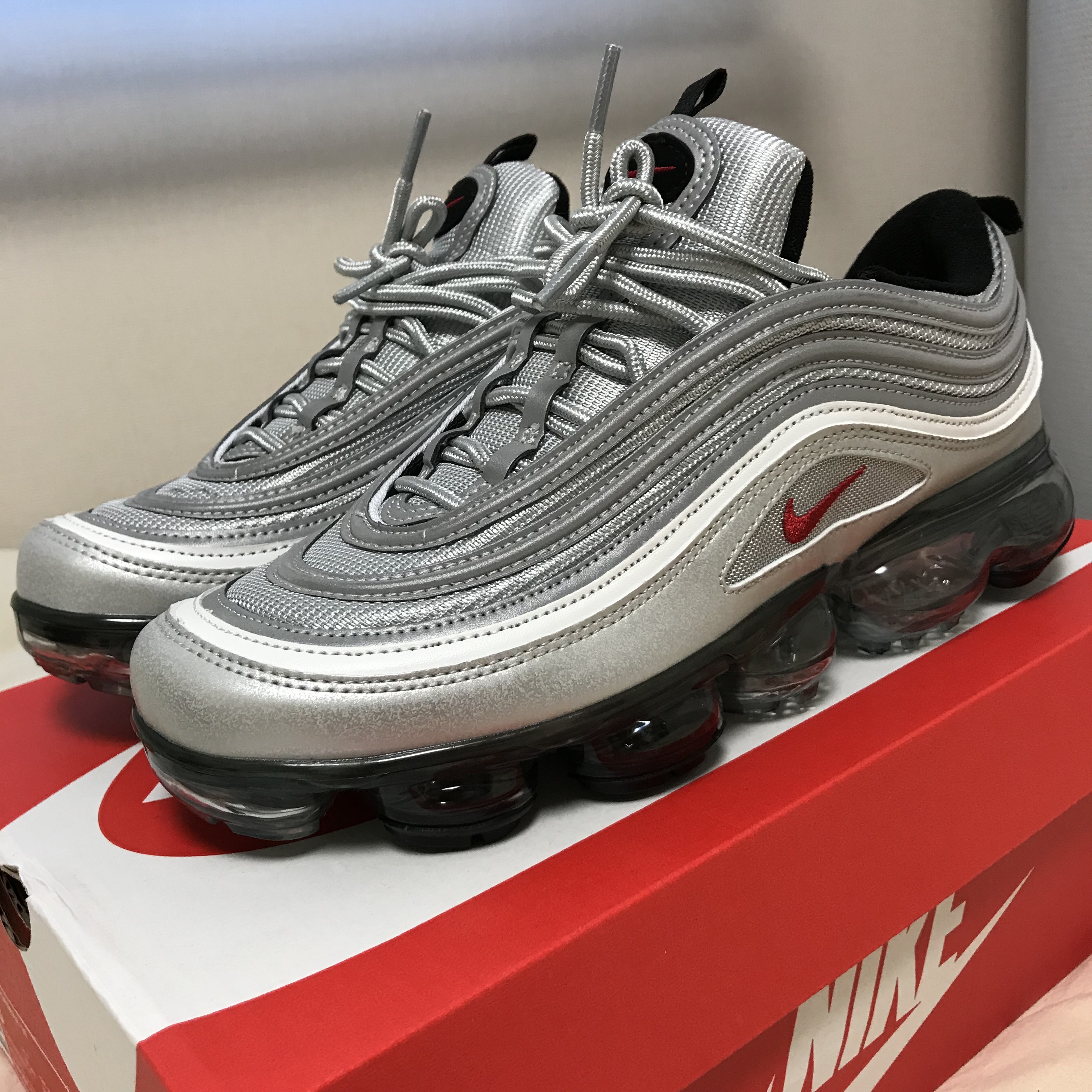 Nike Air VaporMax 97 Silver Bullet 착용 스타일 - 3
