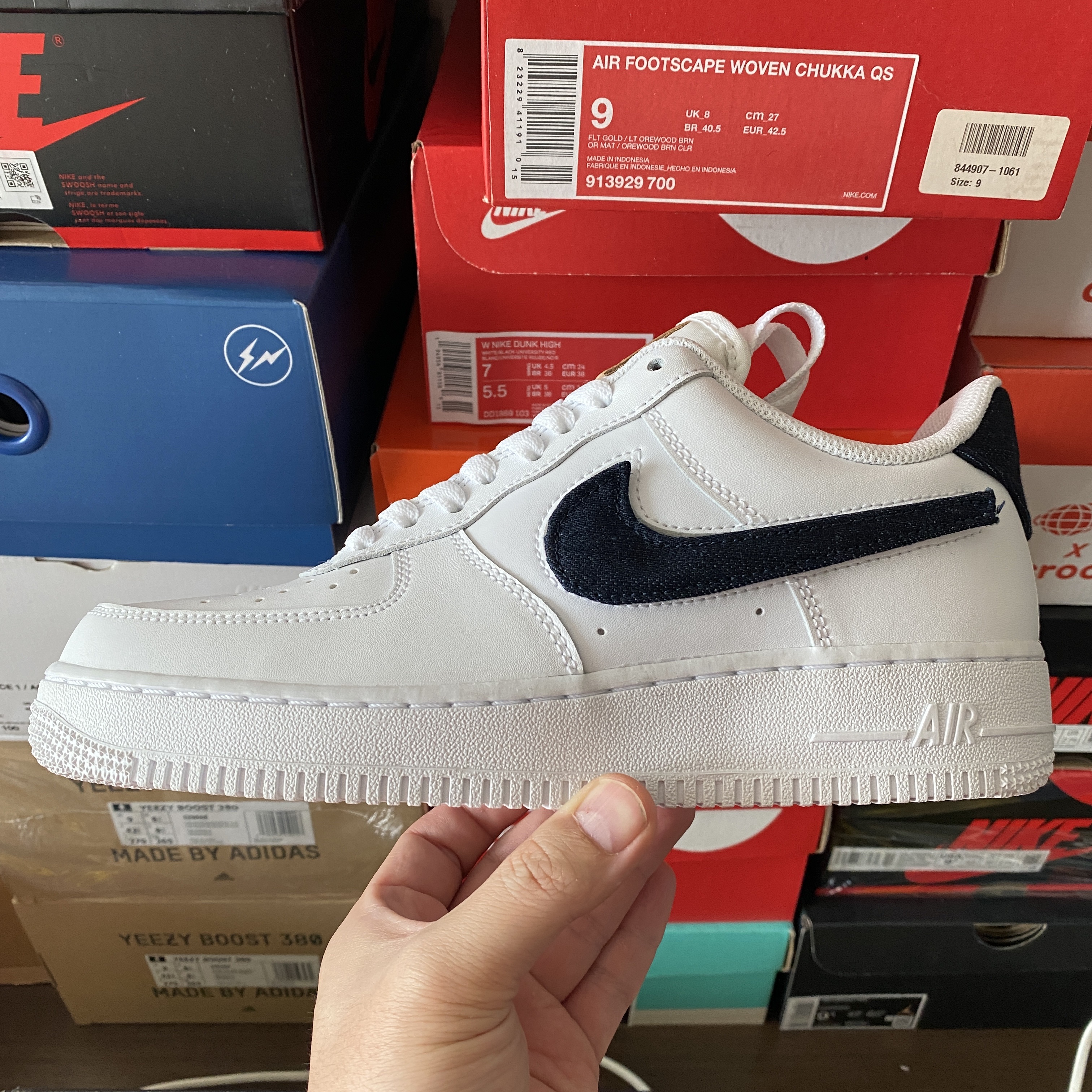 Nike Air Force 1 '07 LV8 Removable Swoosh Pack Tan 착용 스타일 - 2