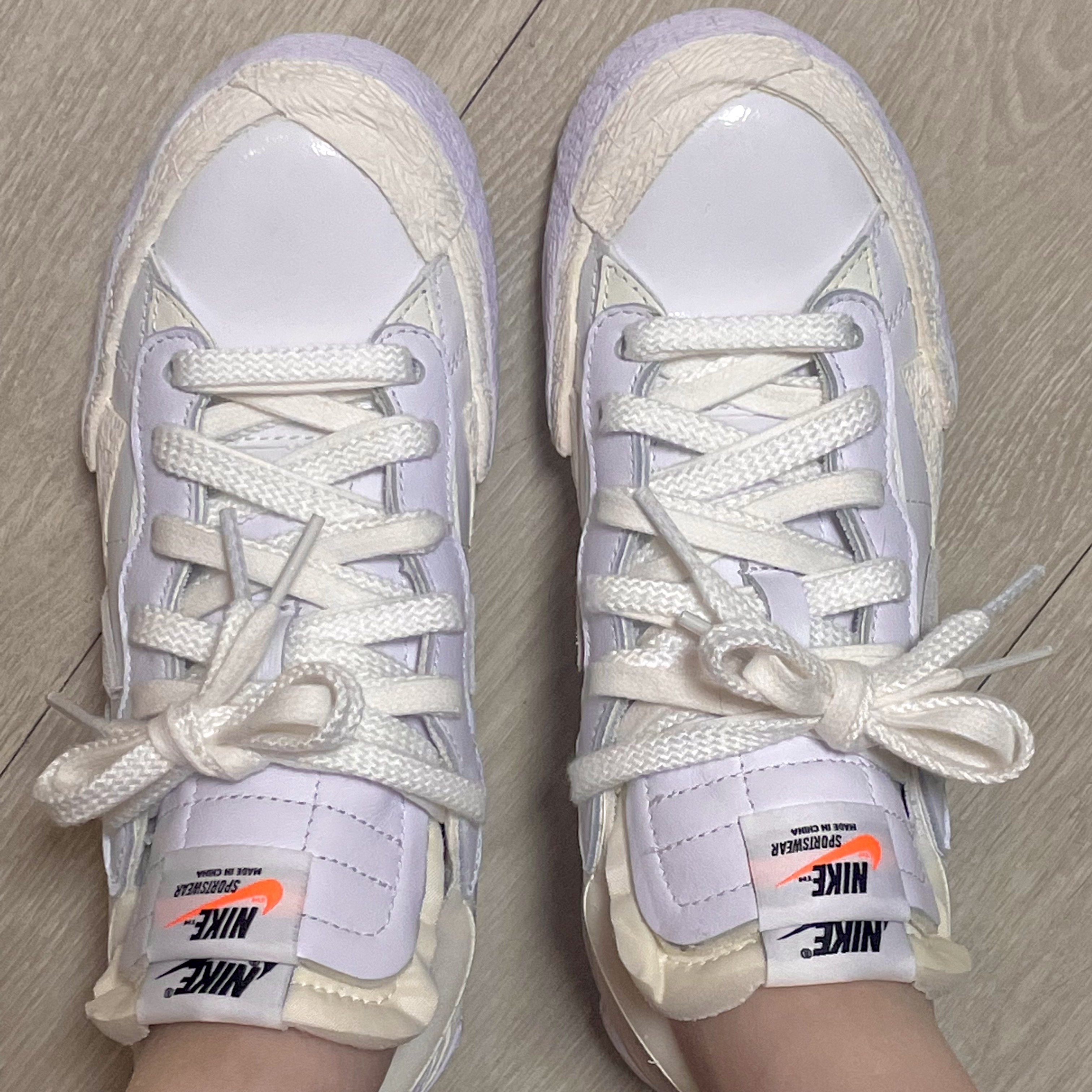 Nike x Sacai Blazer Low White Patent Leather 착용 스타일