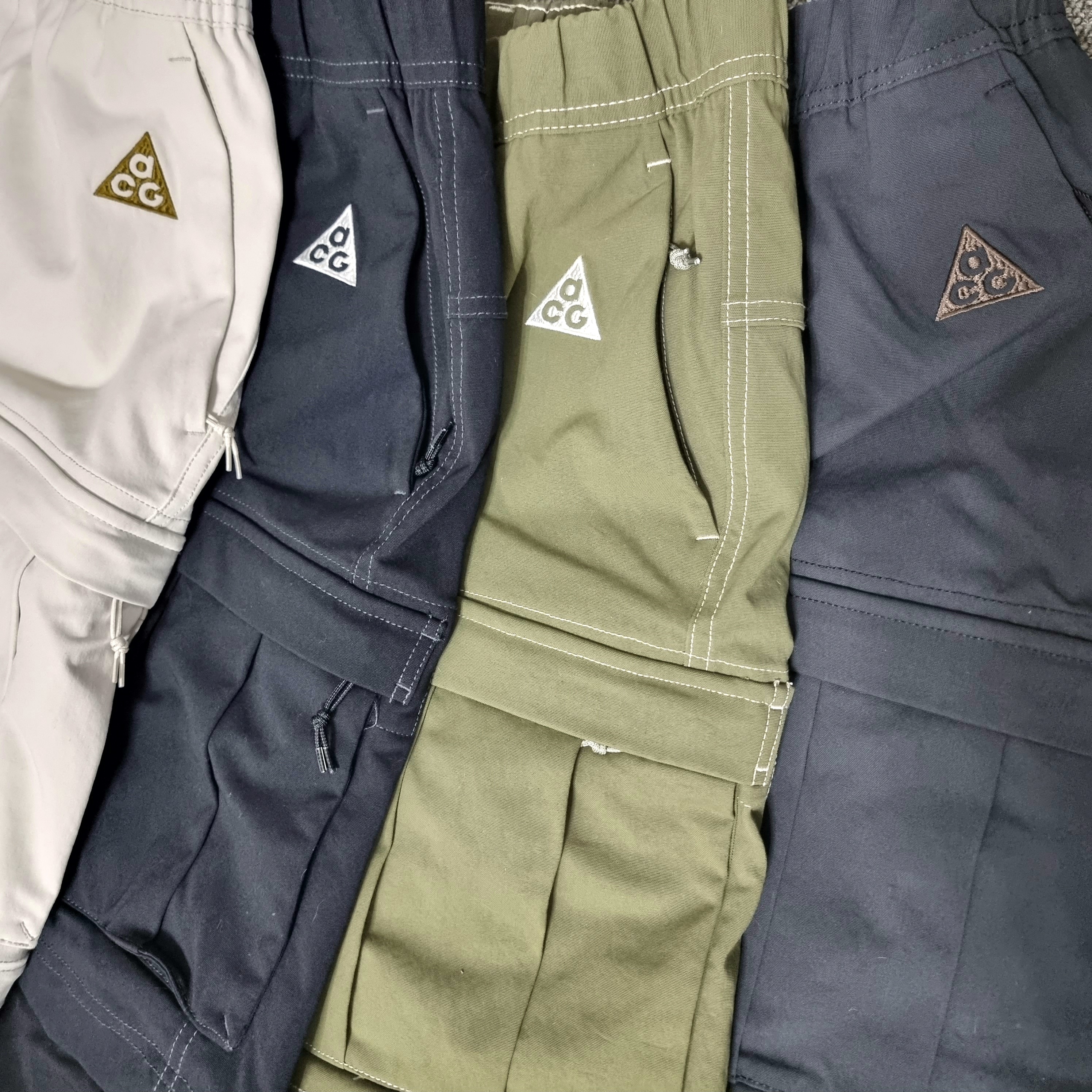 Nike ACG Smith Summit Cargo Pants Light Bone - Asia, Nike ACG Smith Summit Cargo Pants Dark Smoke Grey - Asia 착용 스타일
