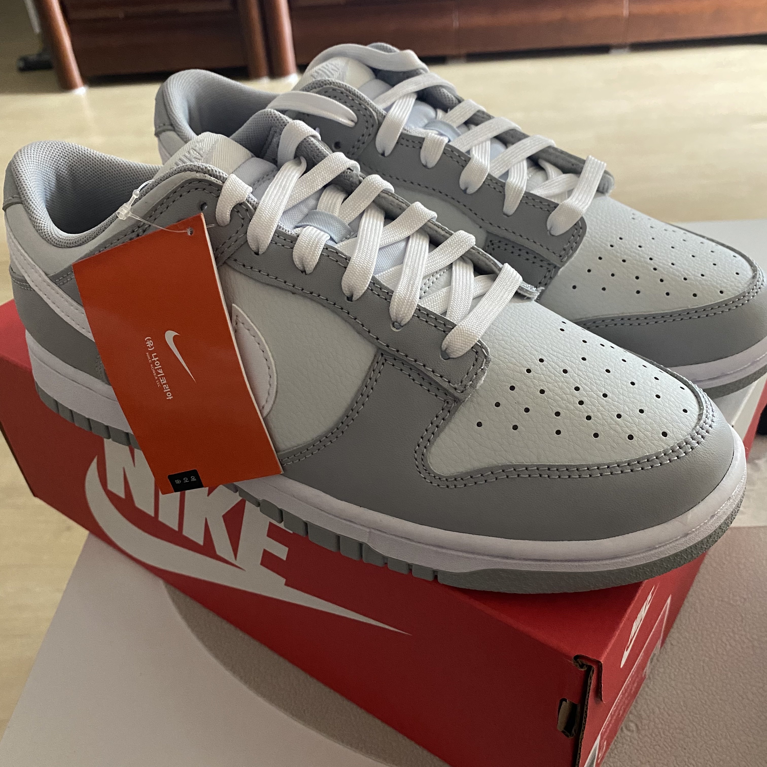 Nike Dunk Low Retro Wolf Grey 착용 스타일