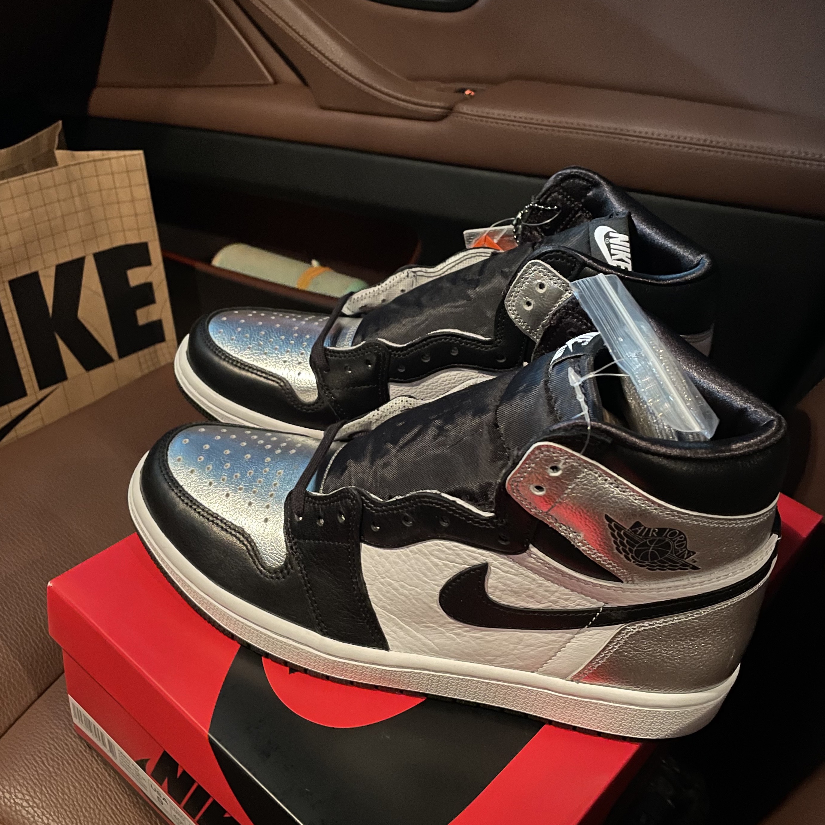 (W) Jordan 1 Retro High OG Silver Toe 착용 스타일