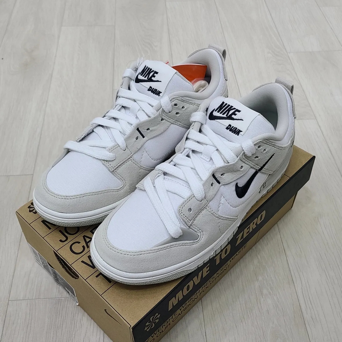 (W) Nike Dunk Low Disrupt 2 White Light Bone 착용 스타일 - 2