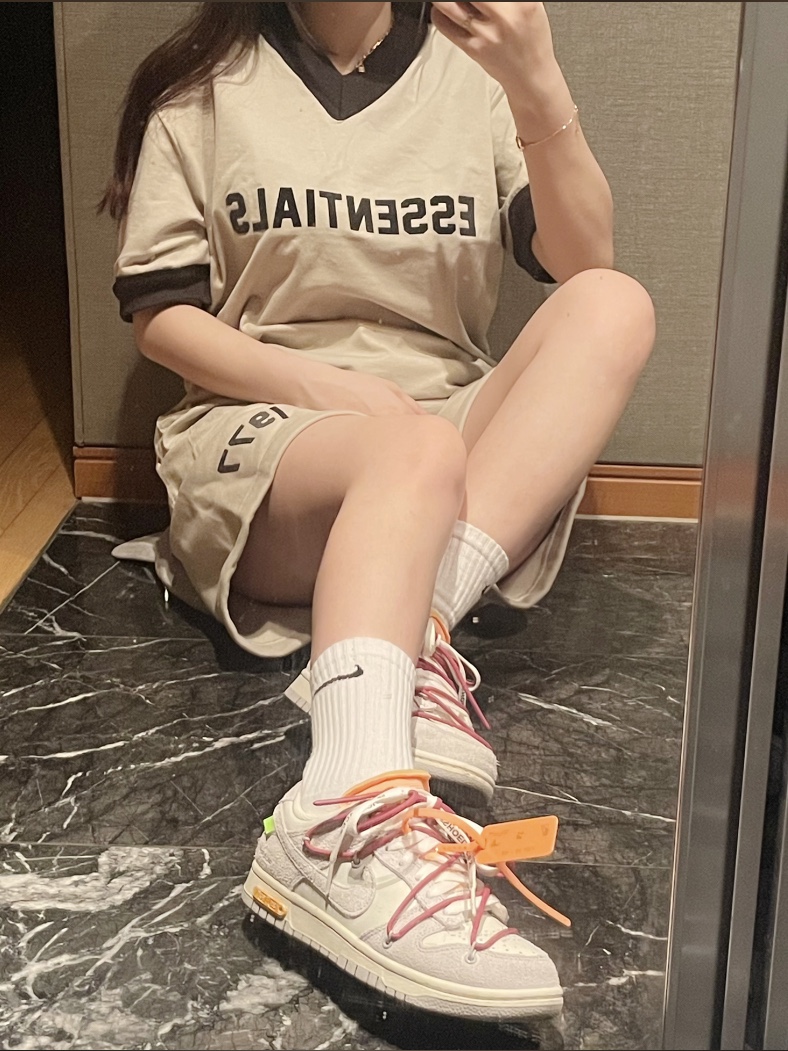 (Kids) Essentials 77 Football T-Shirt Wheat - 22SS, (Kids) Essentials 1977 Shorts Wheat - 22SS 착용 스타일 - 2