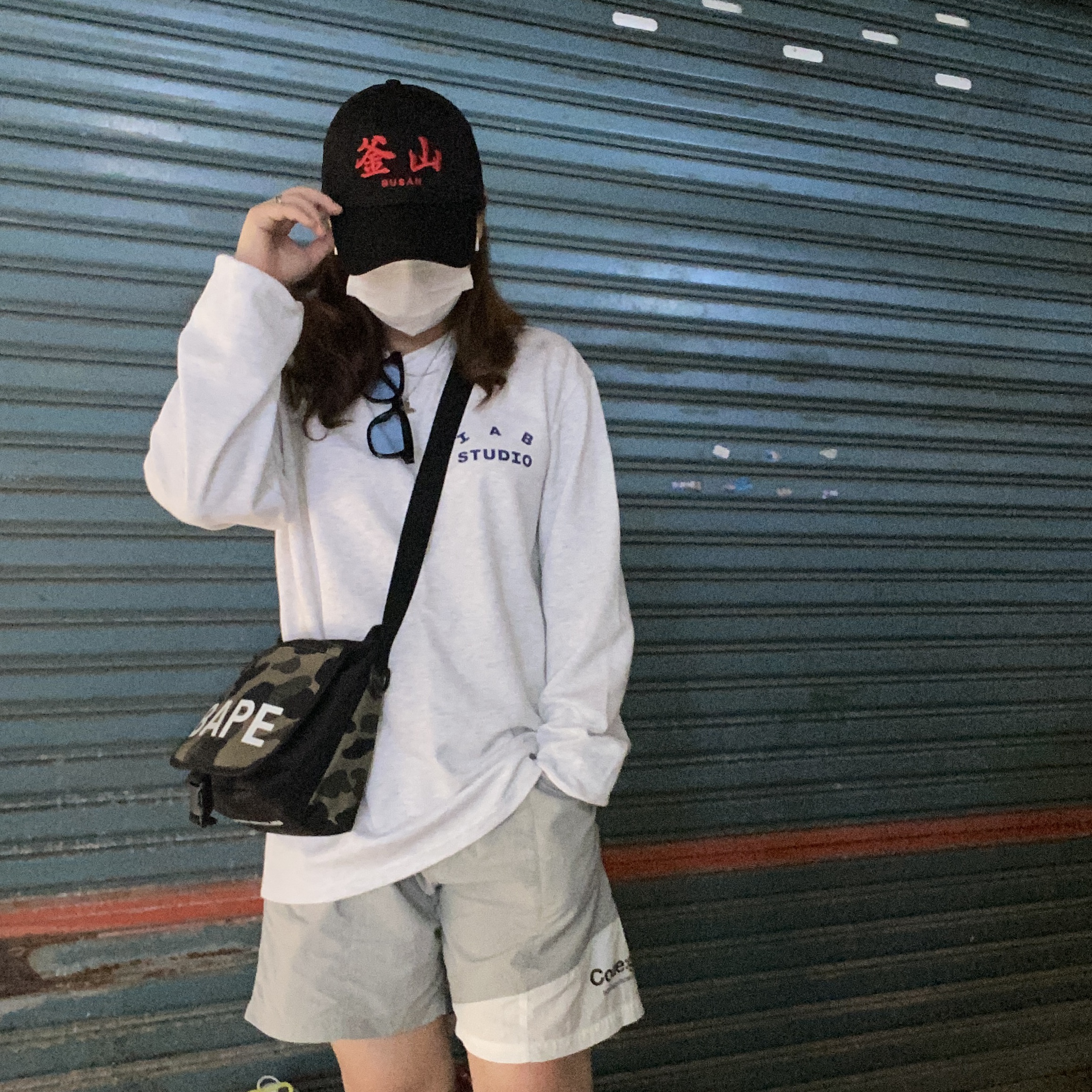 IAB Studio Long Sleeve Light Gray, Darkr8m Studio x Libilly Cap Black 착용 스타일 - 2