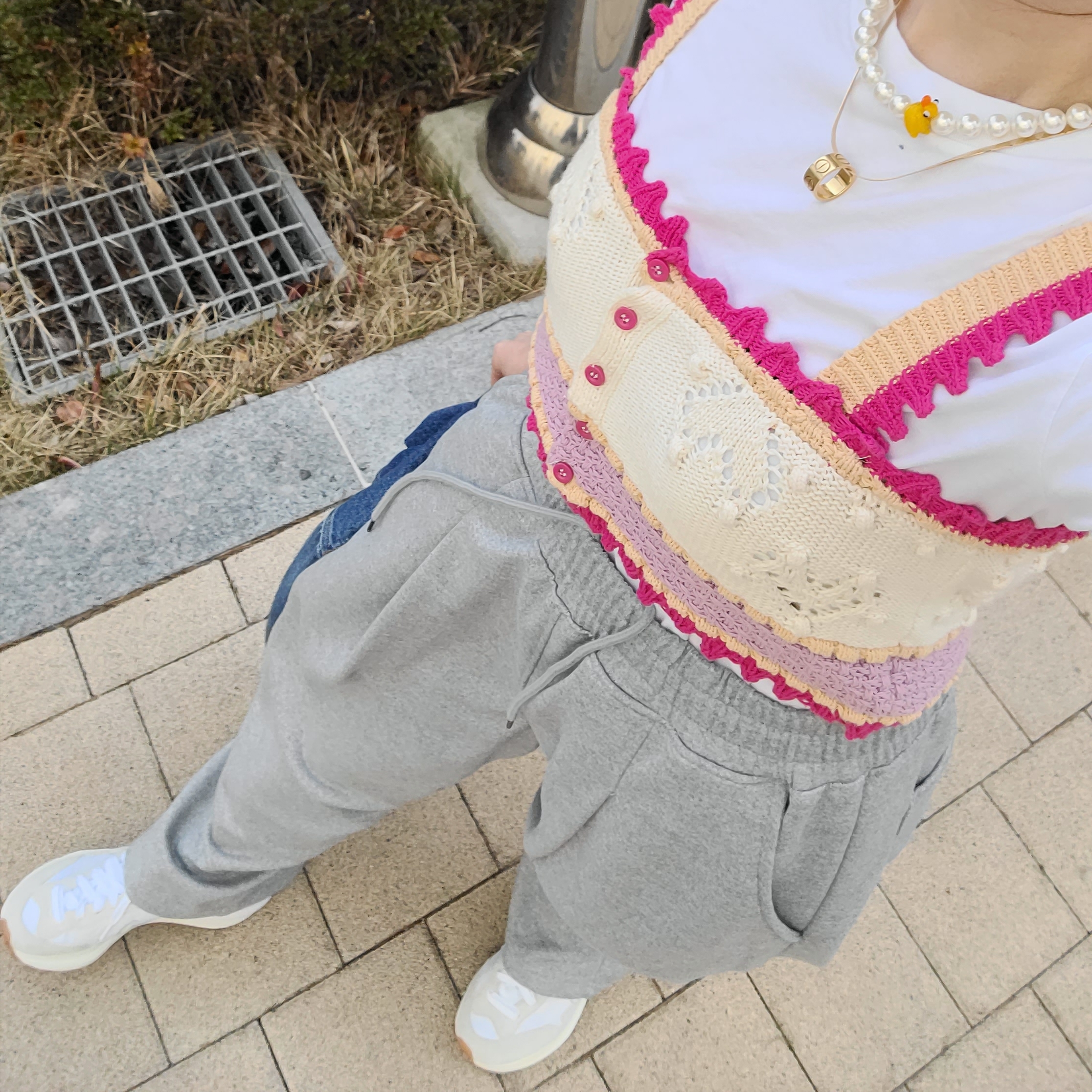 Nike x Sacai VaporWaffle White and Gum 착용 스타일 - 3