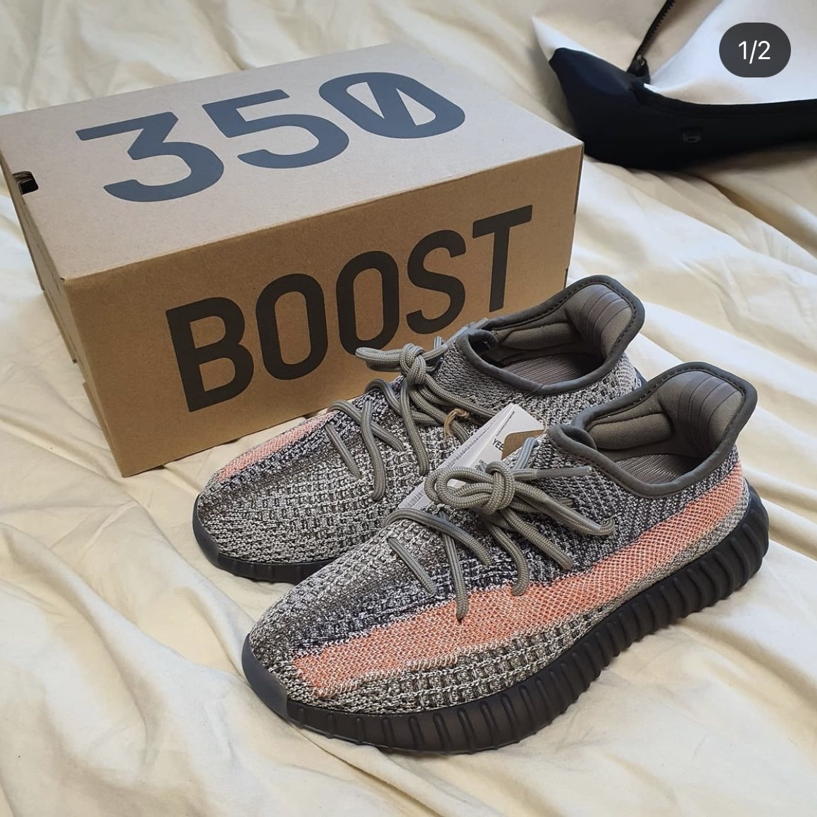 Adidas Yeezy Boost 350 V2 Ash Stone 착용 스타일