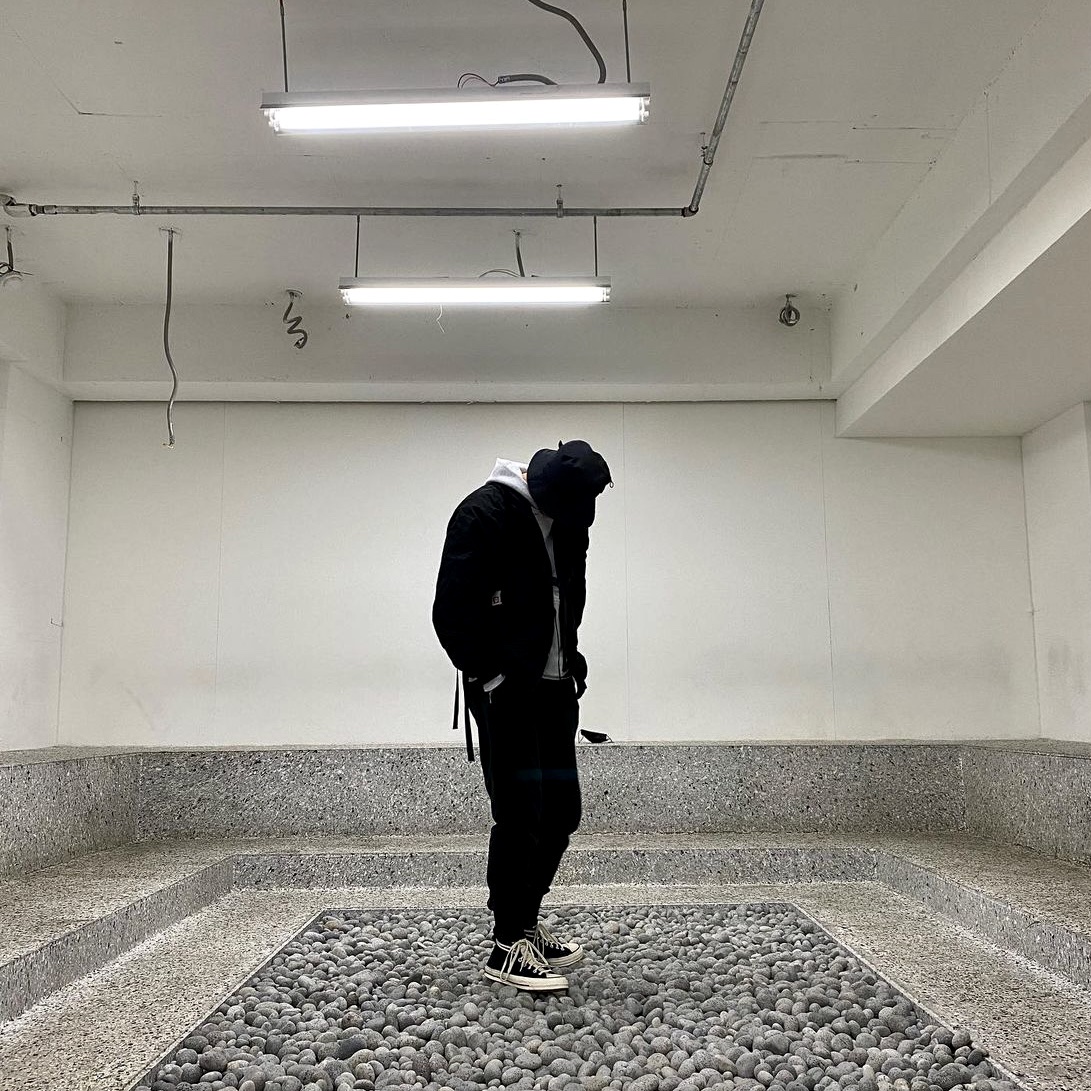 Converse x Fear of God Essentials Chuck 70 Hi Black 2020 착용 스타일 - 2