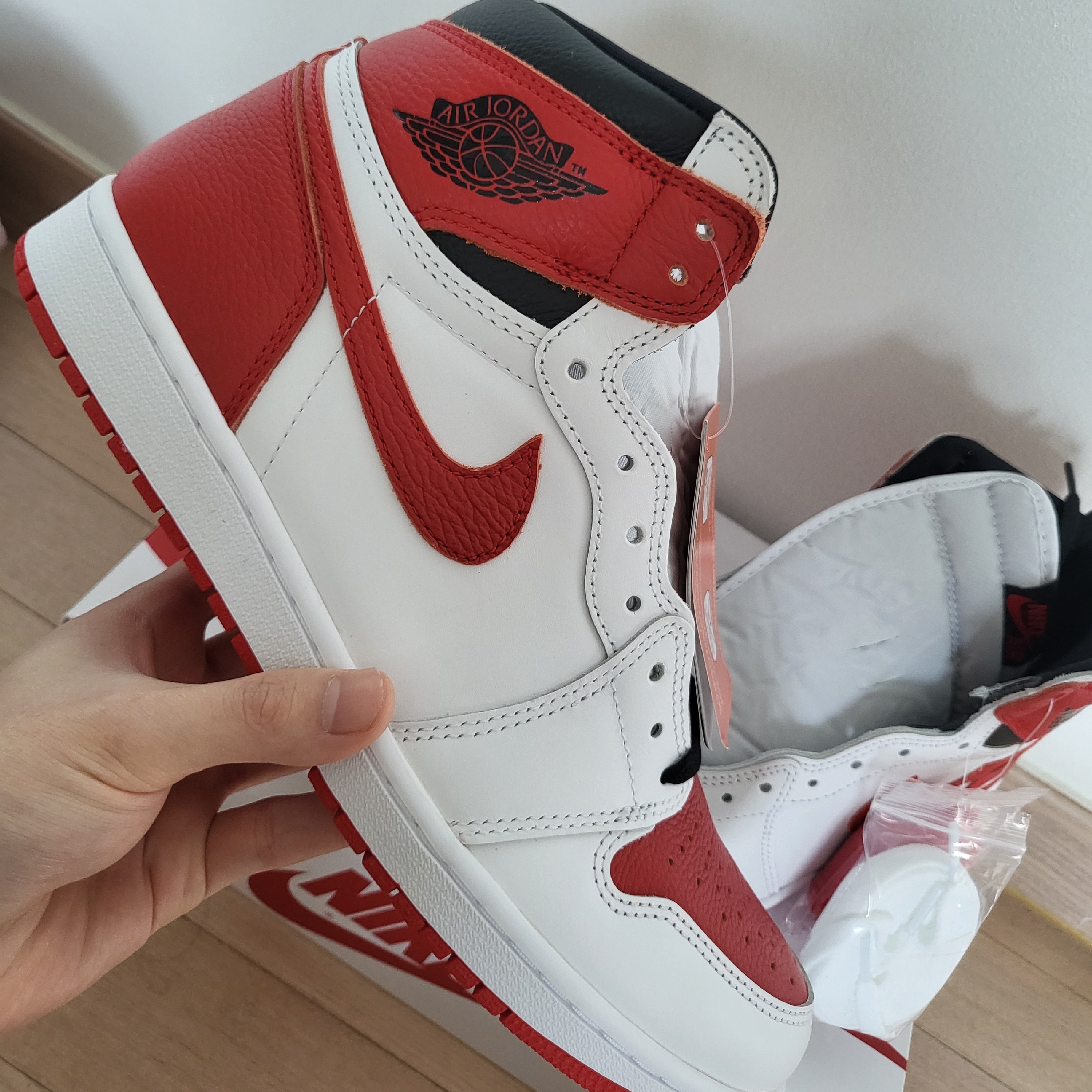 Jordan 1 Retro High OG Heritage, (GS) Jordan 1 Retro High OG Heritage 착용 스타일 - 3
