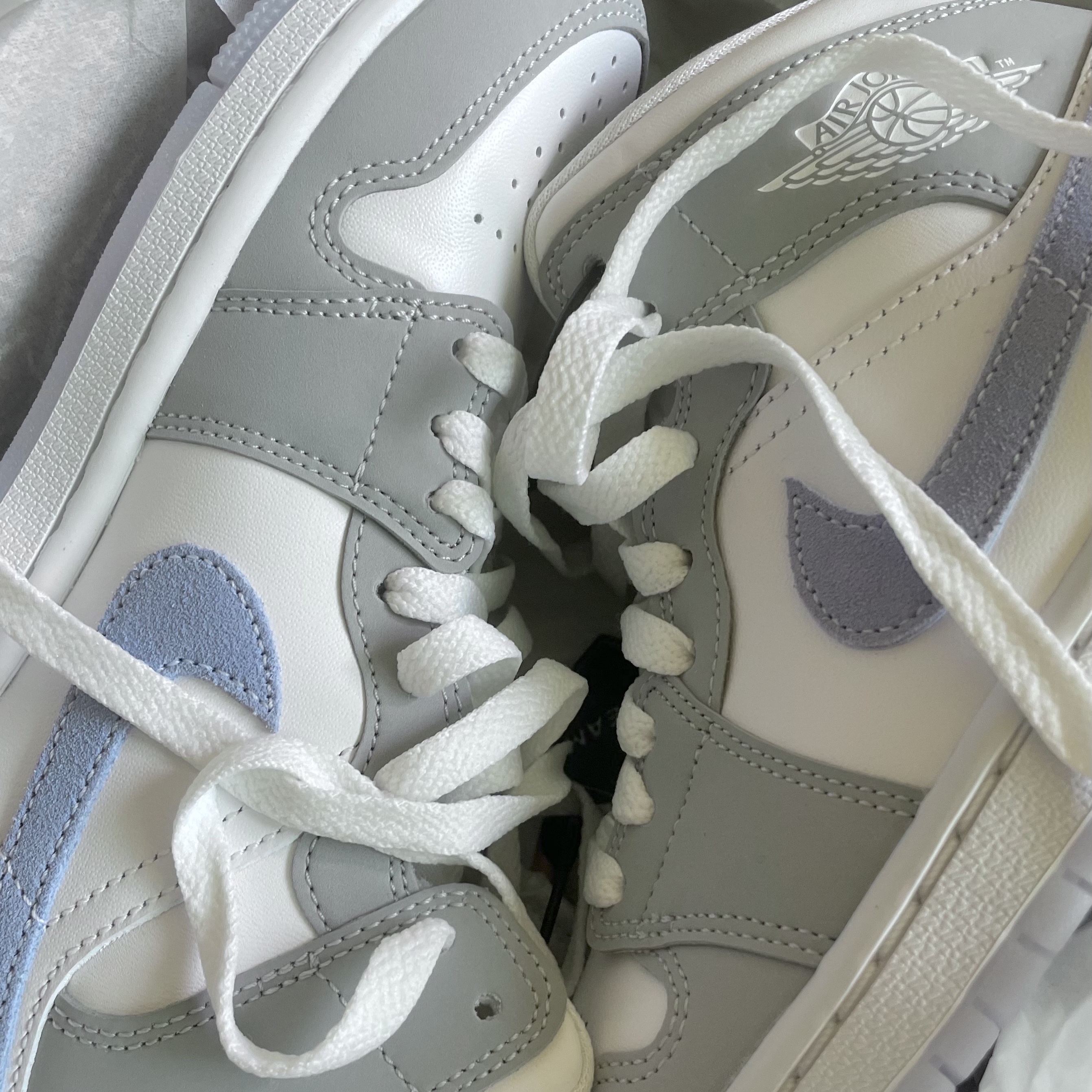 (W) Jordan 1 Mid Wolf Grey 착용 스타일 - 1
