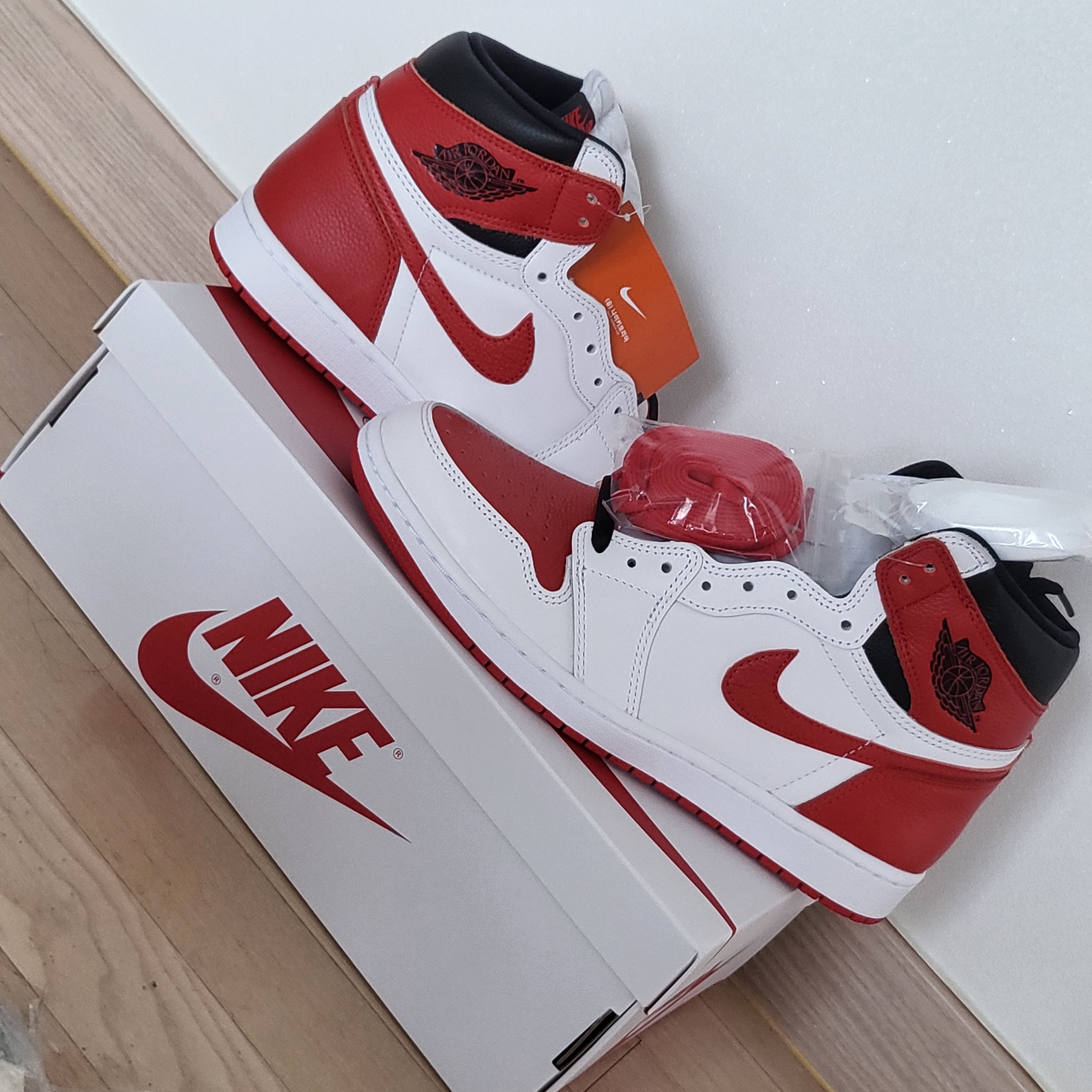 Jordan 1 Retro High OG Heritage, (GS) Jordan 1 Retro High OG Heritage 착용 스타일 - 1