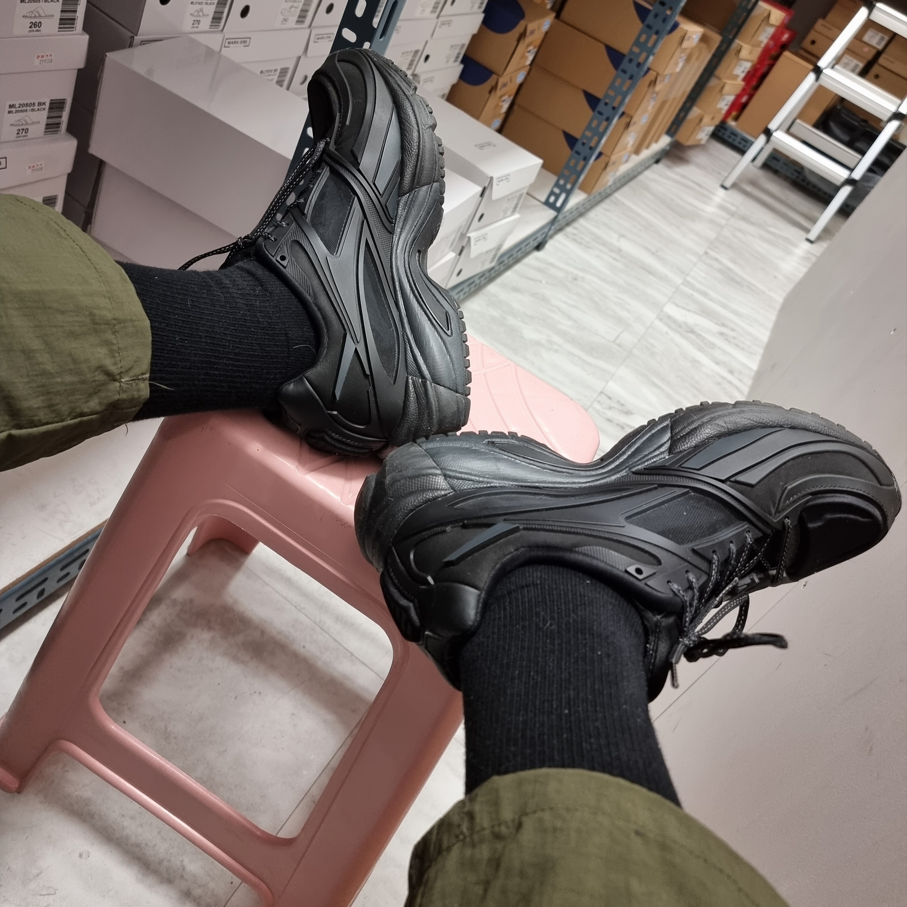 Reebok Premier Road Modern Black 착용 스타일
