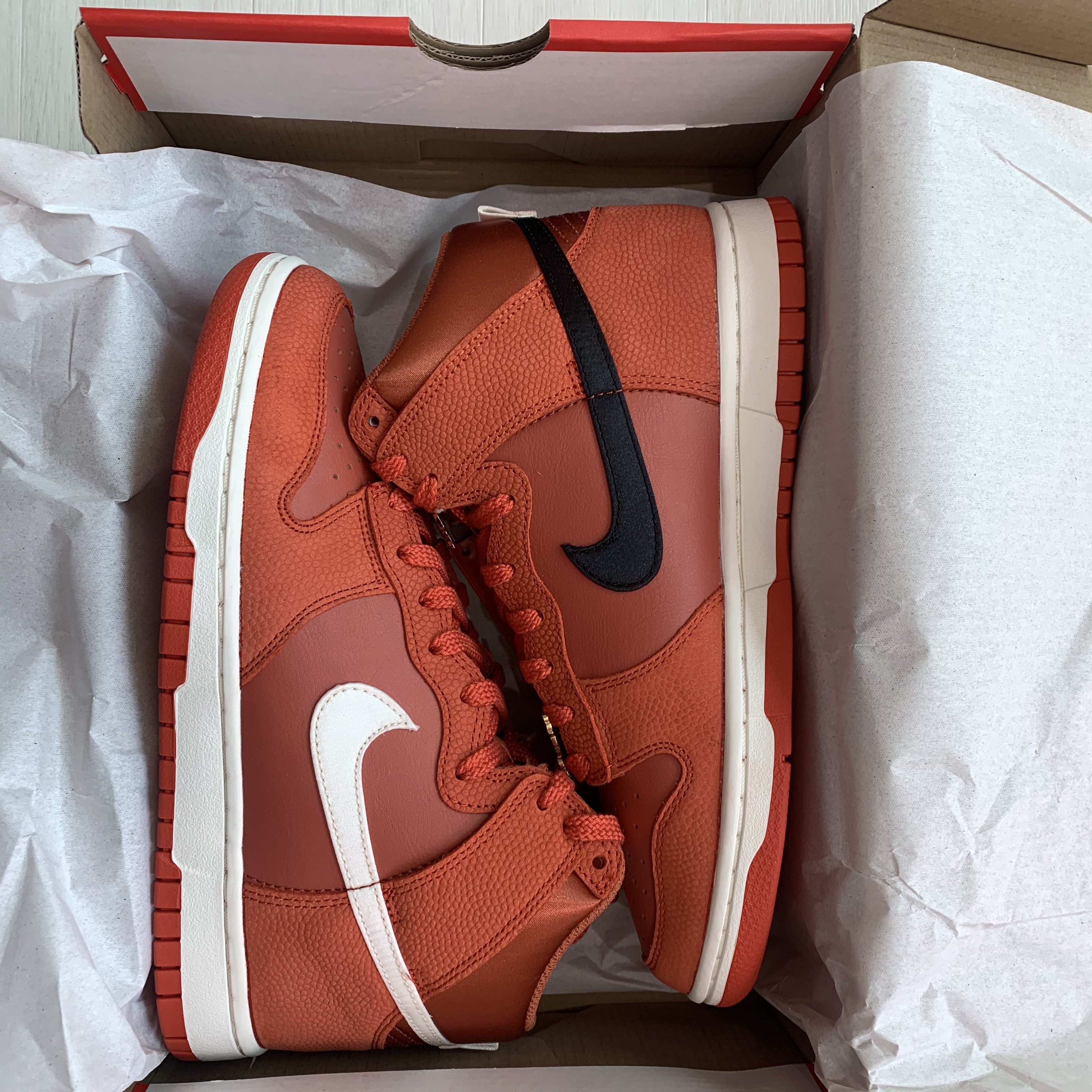 Nike Dunk High Retro PRM EMB One Game 착용 스타일 - 1