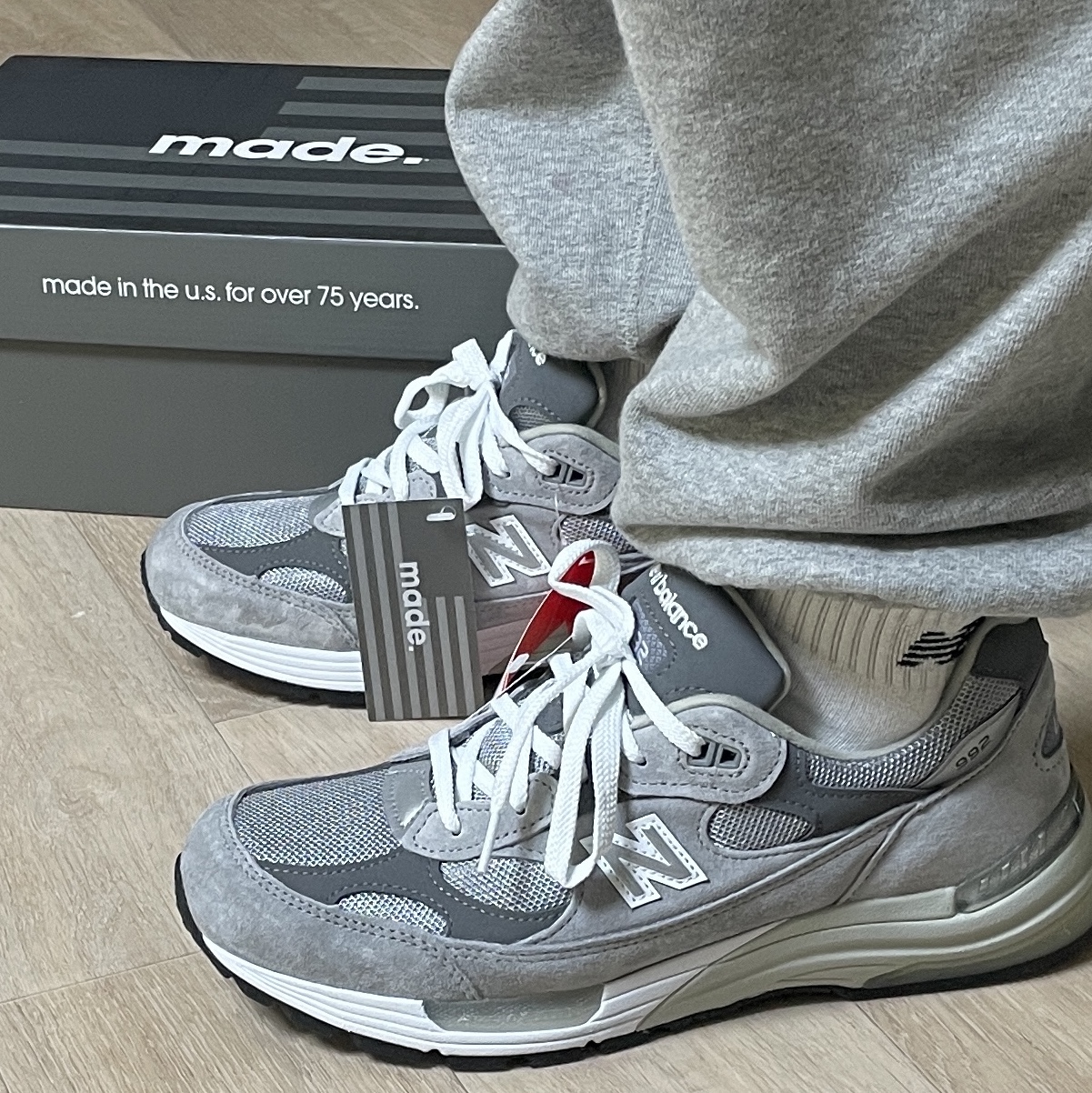 New Balance 992 Made in USA Grey - D Standard 착용 스타일