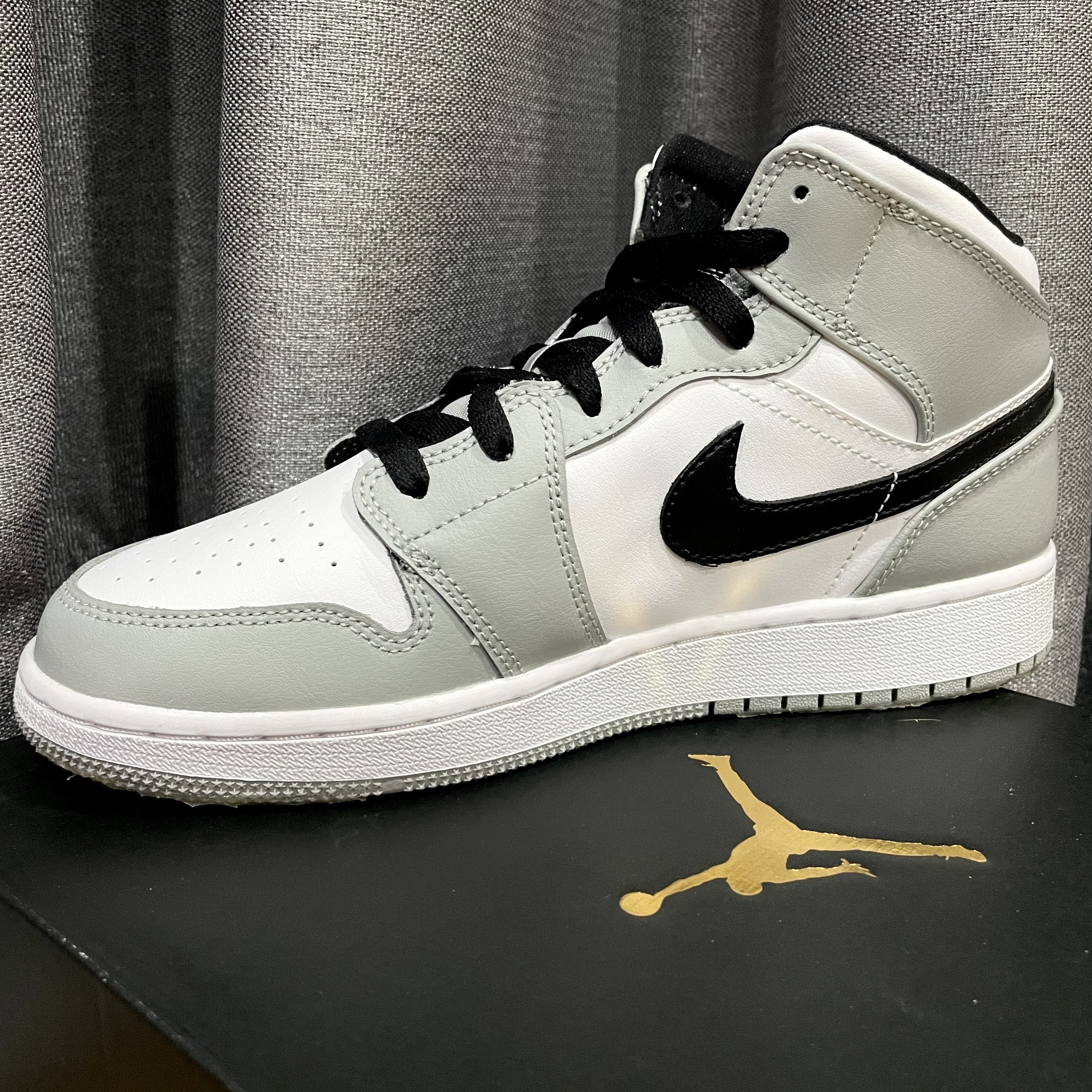 (GS) Jordan 1 Mid Light Smoke Grey 착용 스타일