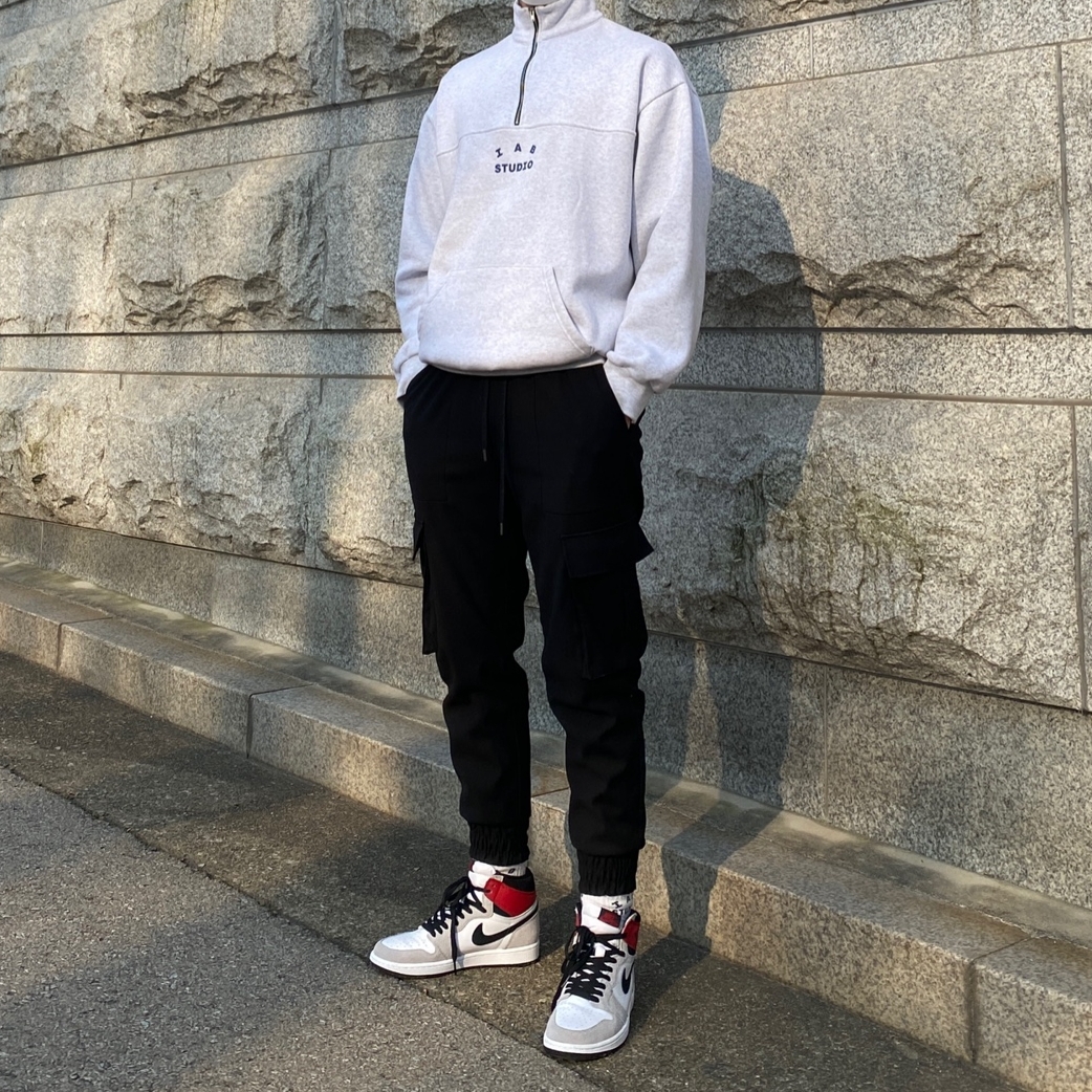 Jordan 1 Retro High OG Light Smoke Grey, IAB Studio Half Zip Pullover Light Gray 착용 스타일
