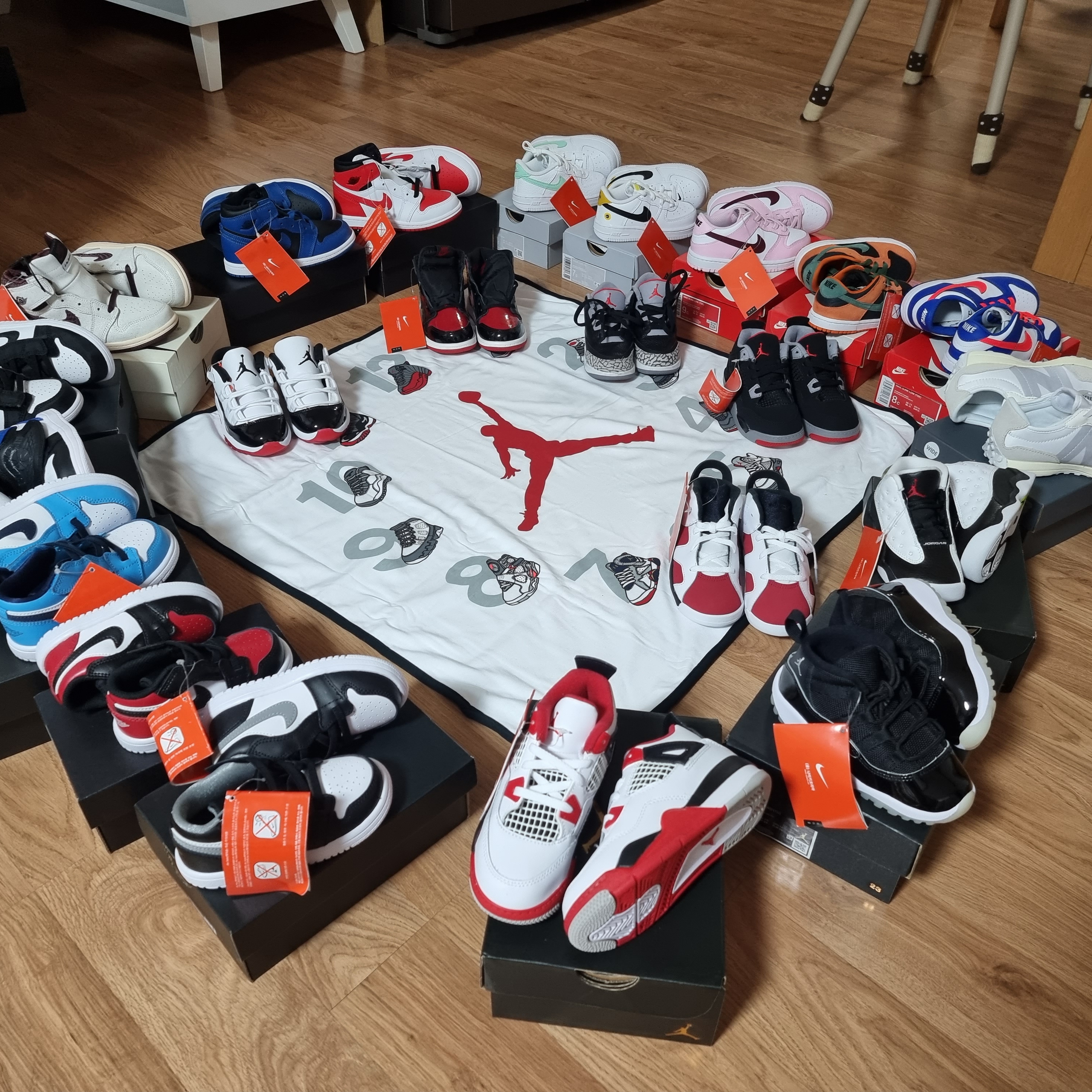(TD) Jordan 1 Retro High OG Heritage, (TD) Jordan 1 Low Alt Bred Toe 착용 스타일 - 3