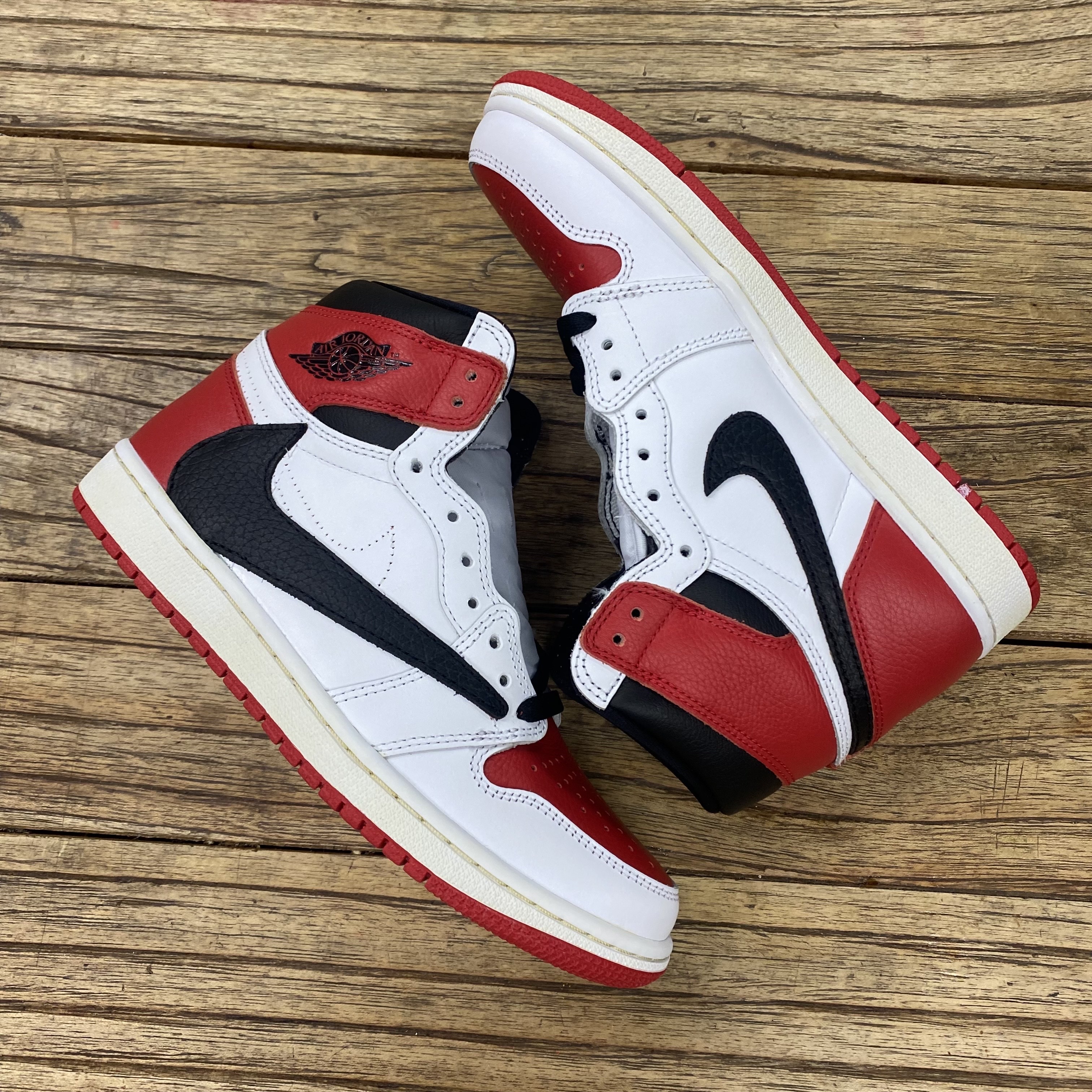 Jordan 1 Retro High OG Heritage, Jordan 1 x Travis Scott x Fragment Retro High OG SP Military Blue 착용 스타일 - 2