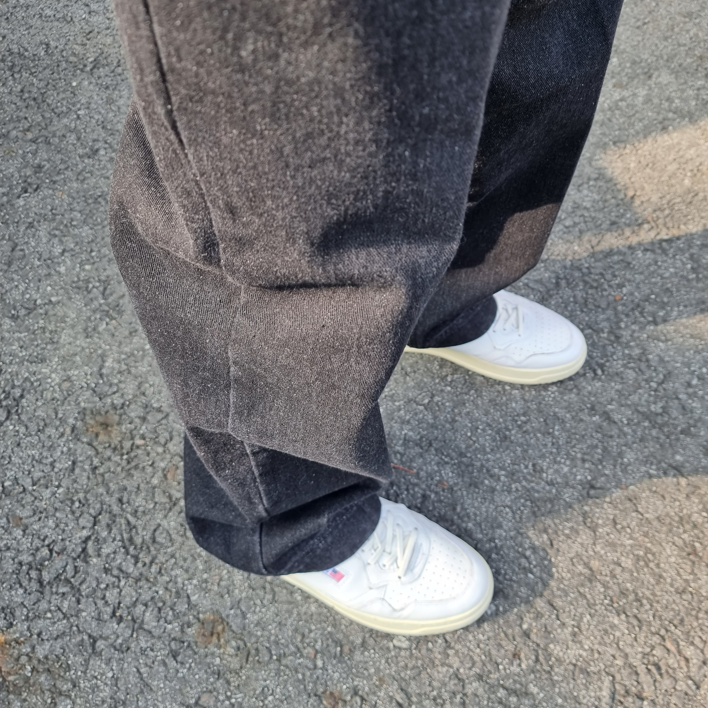 Autry Medalist Low Goatskin Sneakers White 착용 스타일