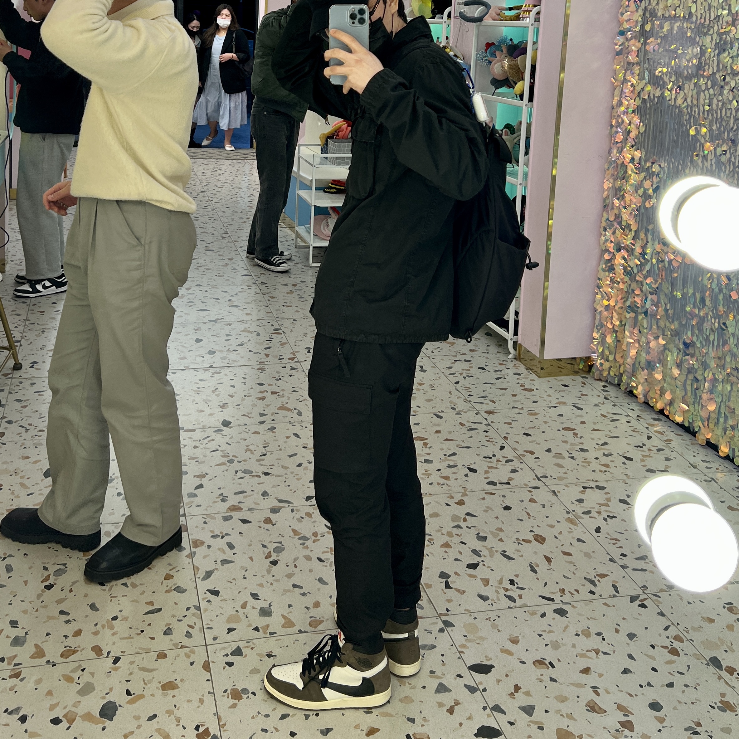 Jordan 1 x Travis Scott Retro High OG SP Mocha, Stone Island 114WN T.CO+OLD Overshirt Black - 22SS 착용 스타일