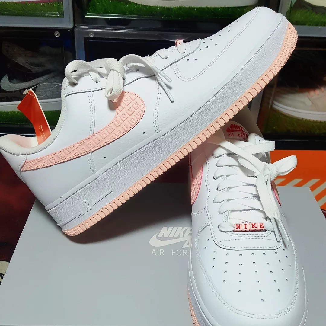 Nike Air Force 1 '07 Valentine's Day 2022 착용 스타일 - 4