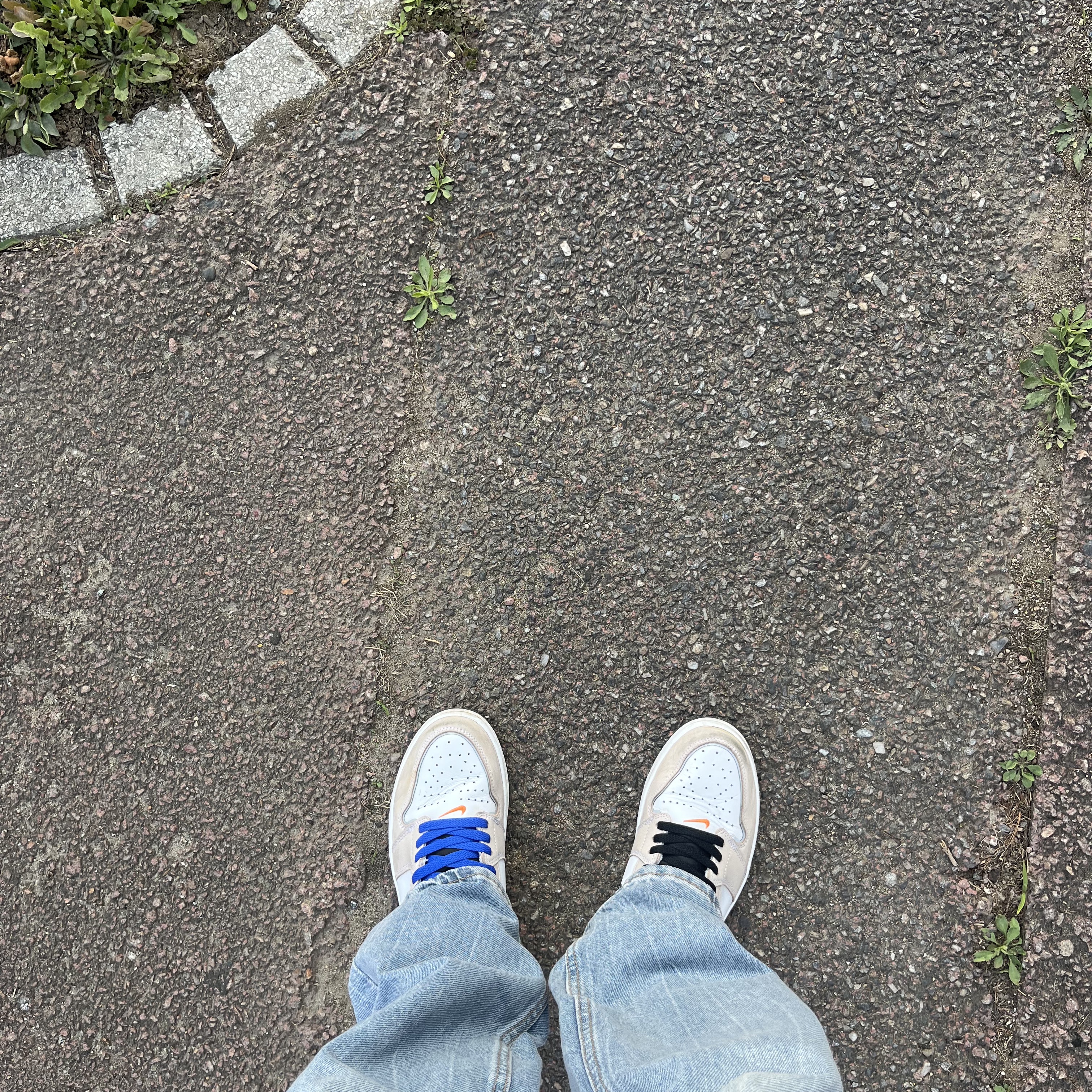 Jordan 1 Retro High OG Prototype, Nike Waffle Trainer 2 Thunder Blue 착용 스타일 - 3