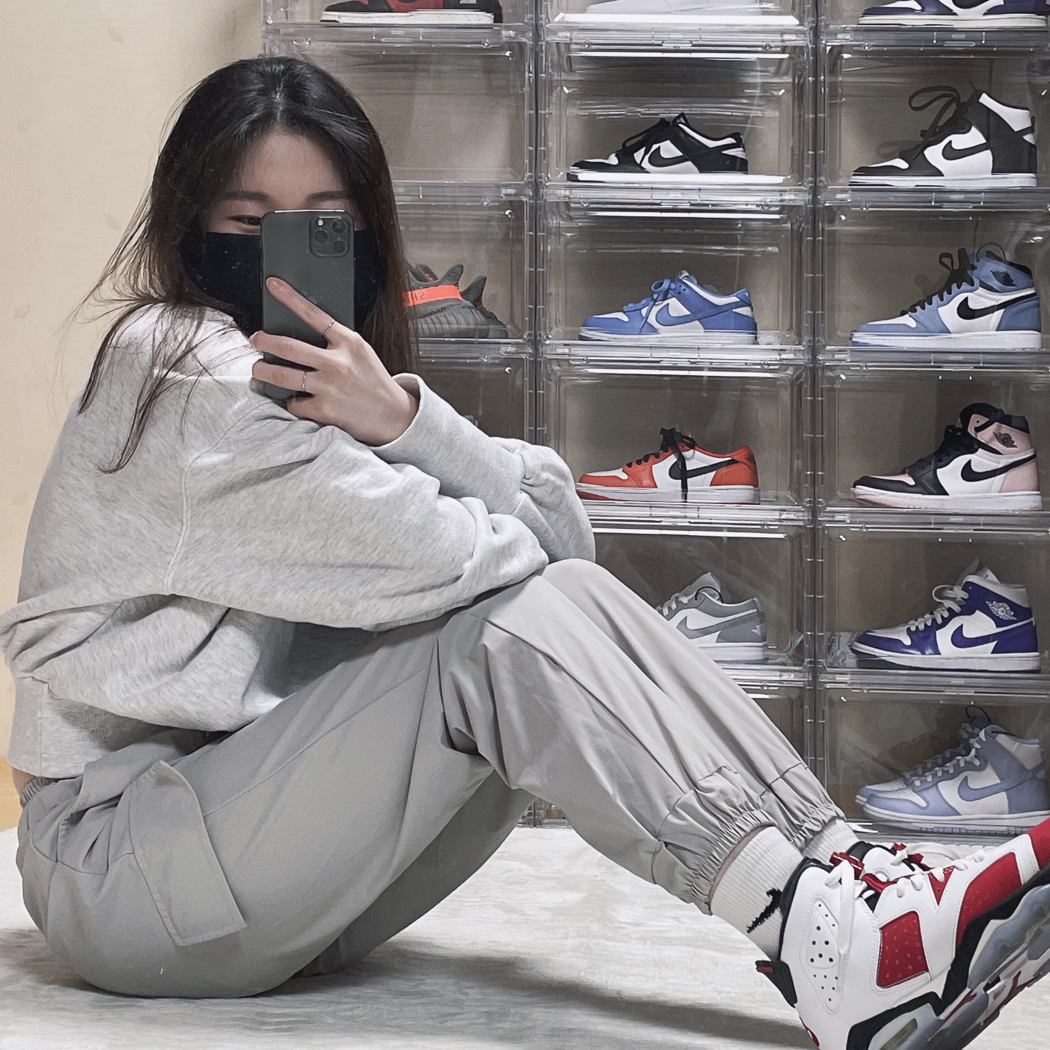 Jordan 6 Retro Carmine 2021, (GS) Jordan 6 Retro Carmine 2021 착용 스타일 - 2