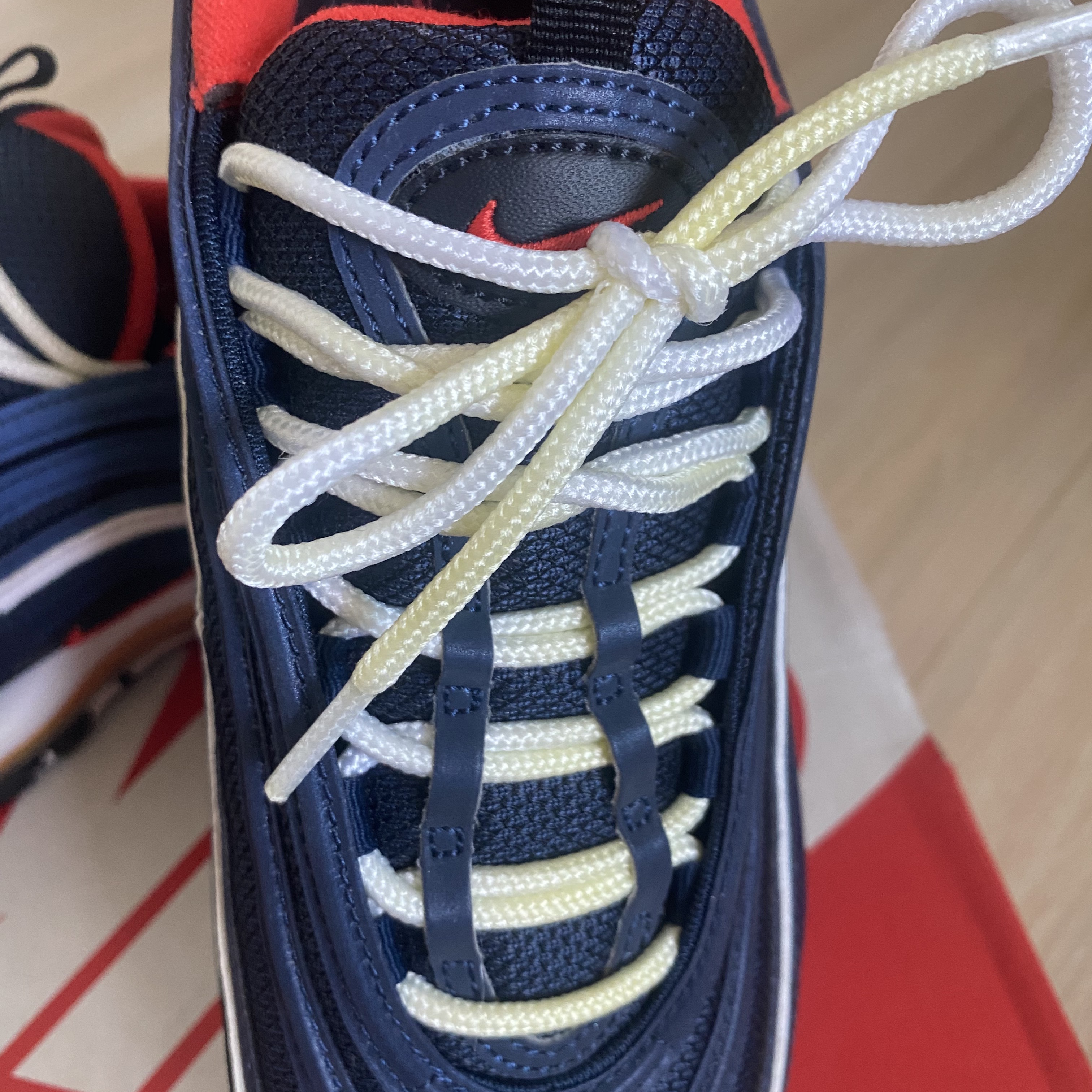 Nike Air Max 97 Midnight Navy Habanero Red 착용 스타일 - 2