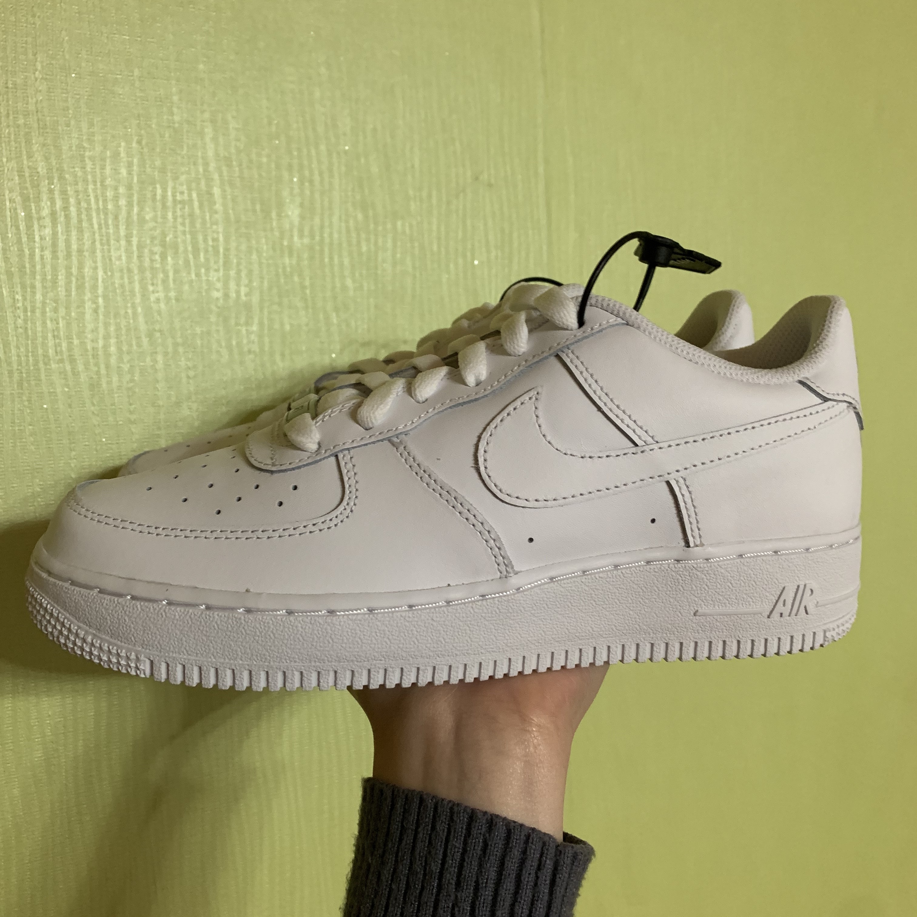 (GS) Nike Air Force 1 LE White 착용 스타일 - 4