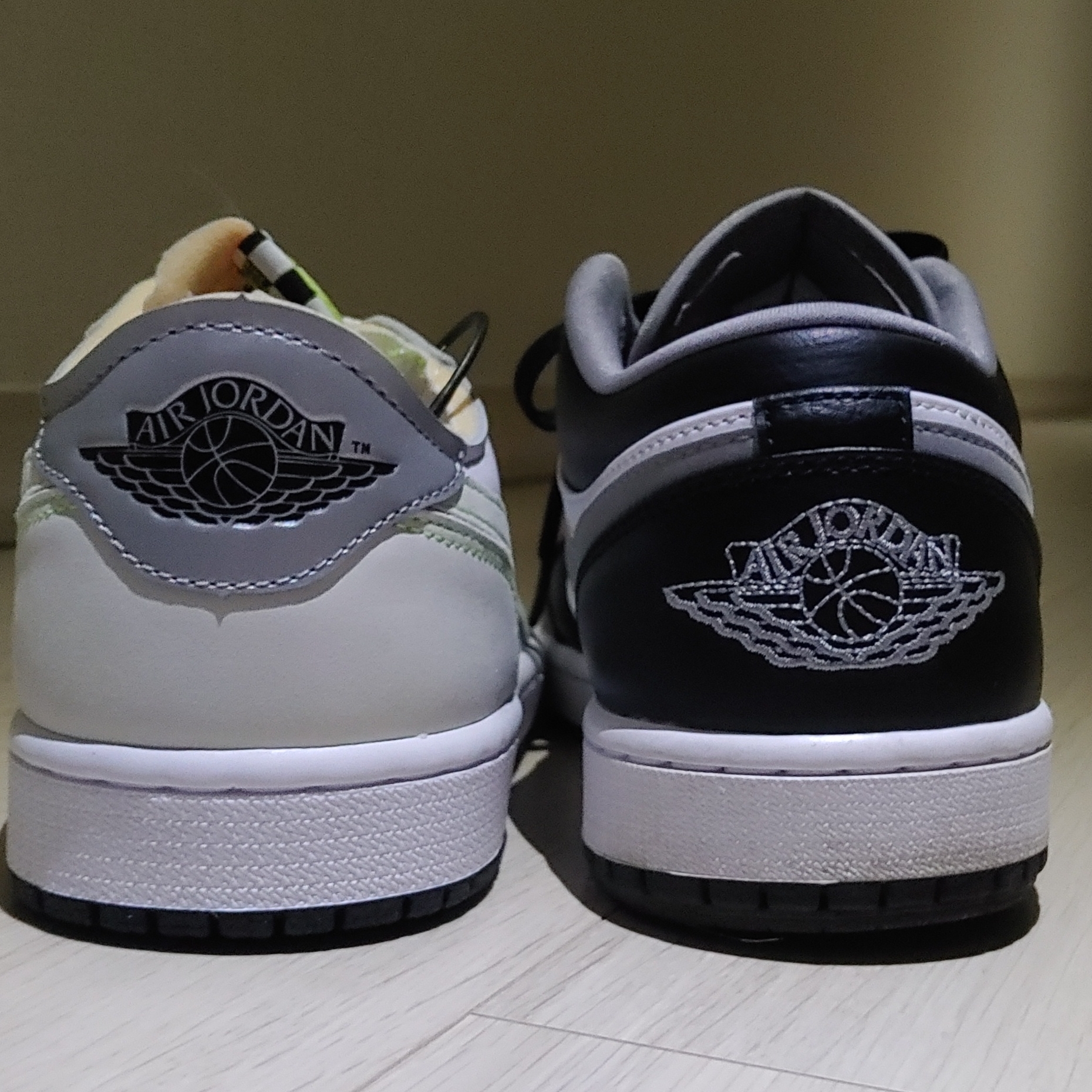 Jordan 1 Low OG Ghost Green, Jordan 1 Low Black Particle Grey 착용 스타일 - 1