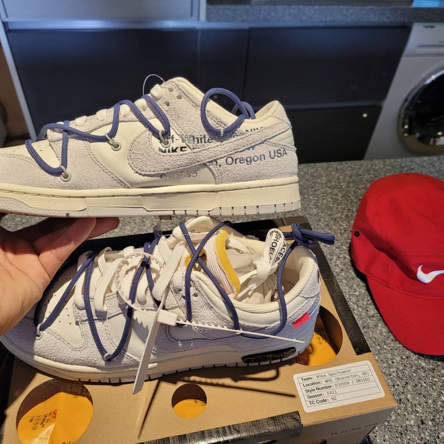 Nike x Undercover NRG AW84 TC Adjustable Cap Red, Nike x Off-White Dunk Low The 50 - Lot 18 착용 스타일 - 3