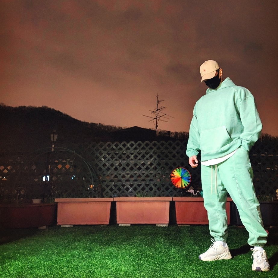 Adidas Yeezy Boost 700 Analog 2019 착용 스타일 - 1