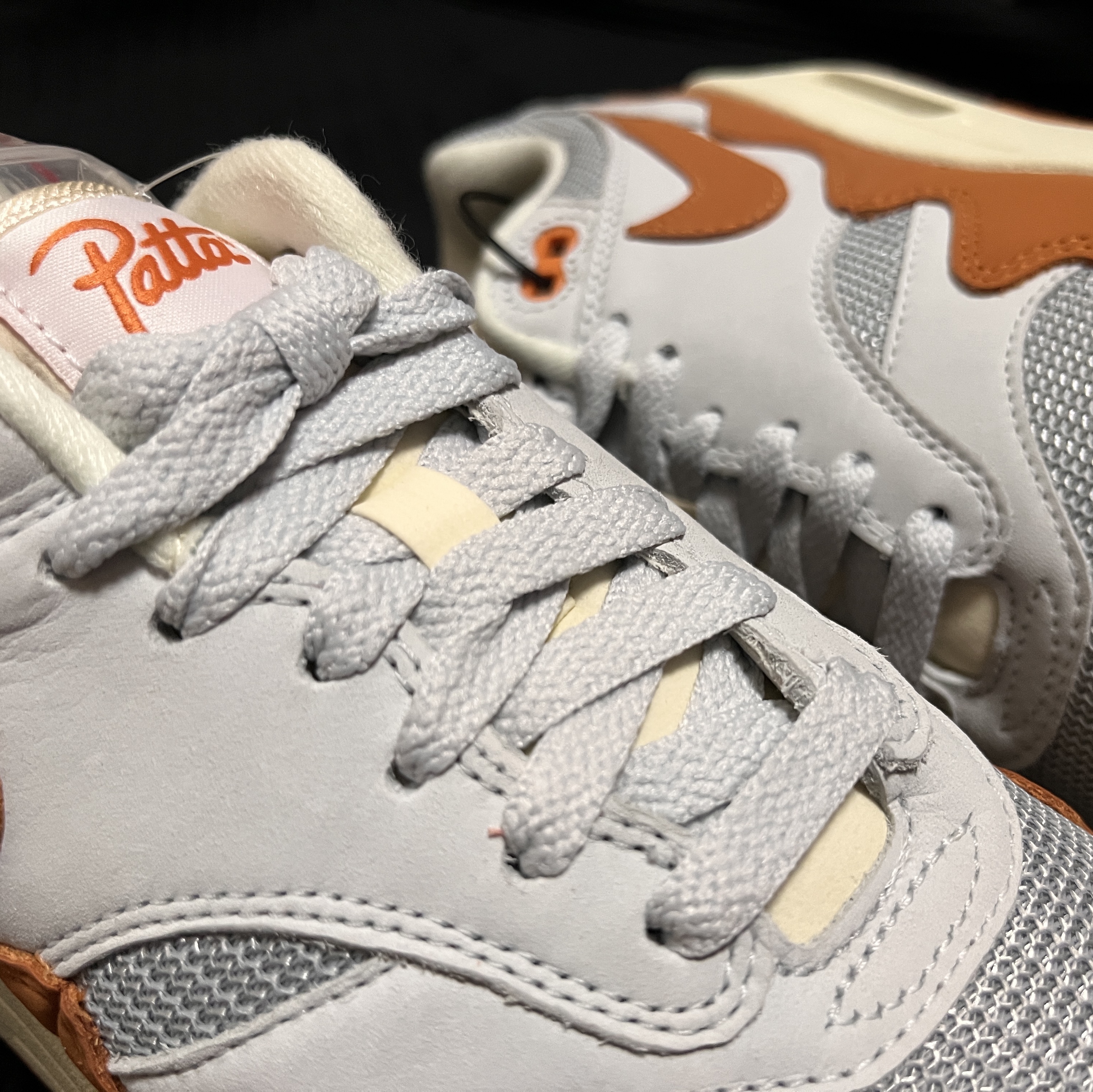 Nike x Patta Air Max 1 Monarch 착용 스타일