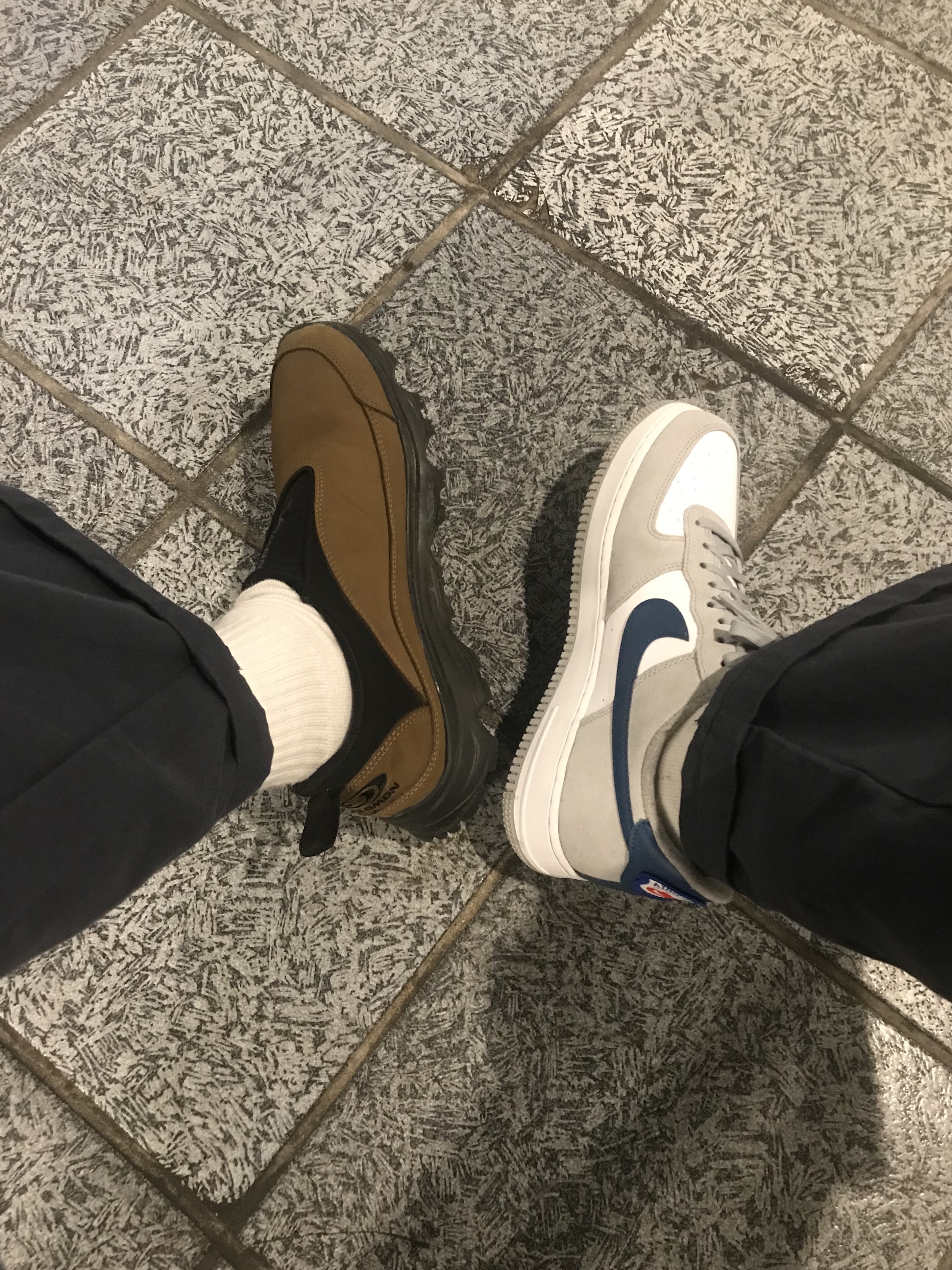 Nike Air Force 1 '07 LV8 Athletic Club Light Smoke Grey Marina, Salomon RX Snow Moc 2 ADV Kangaroo 착용 스타일