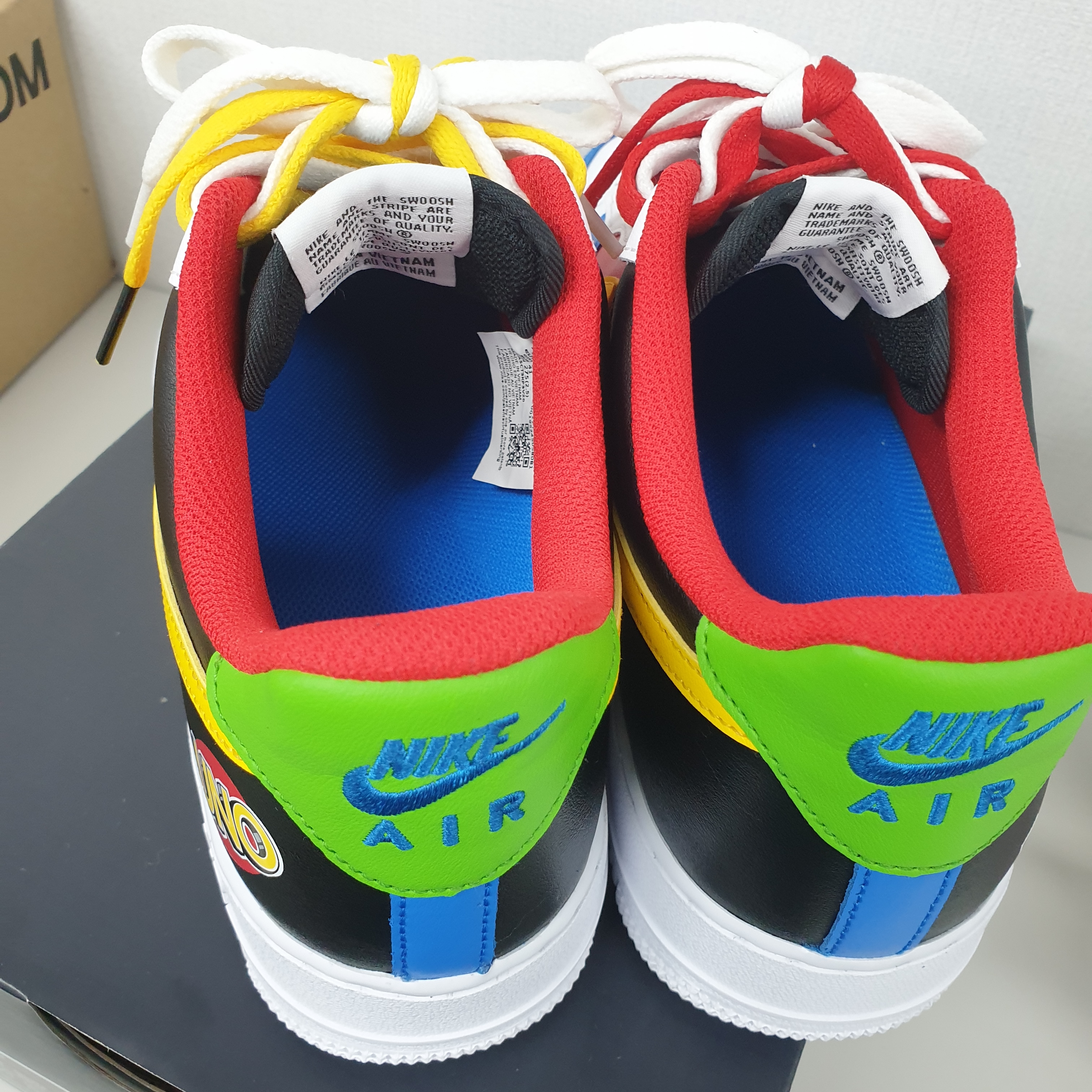 Nike x UNO Air Force 1 '07 QS White Yellow Zest 착용 스타일 - 3