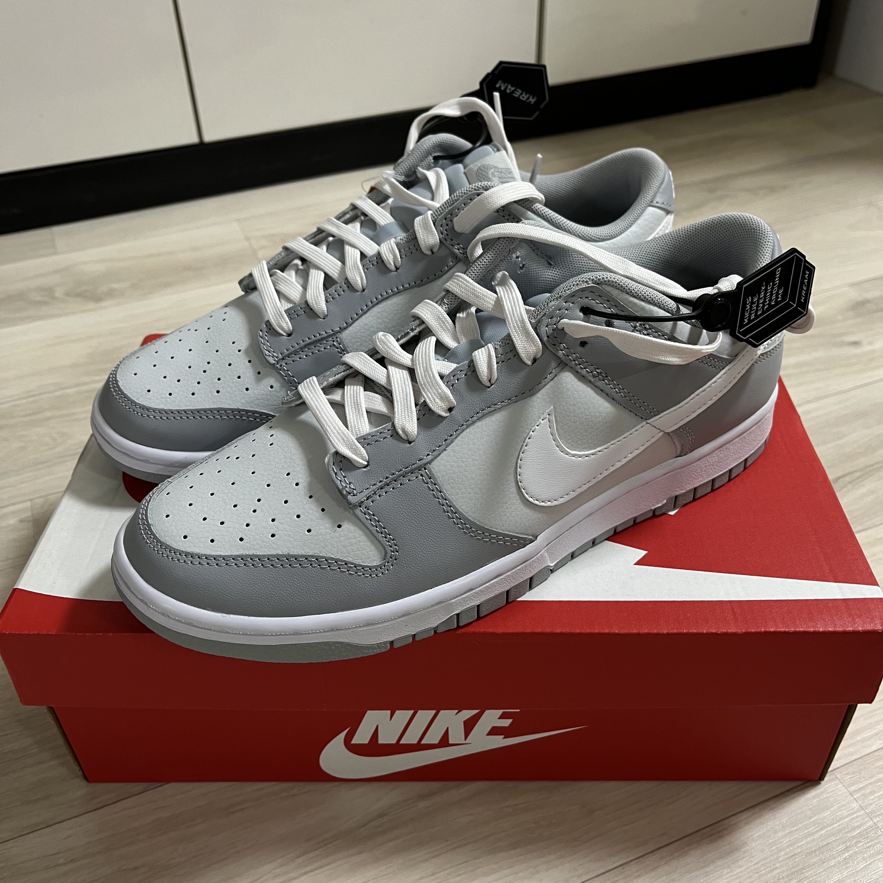 Nike Dunk Low Retro Wolf Grey 착용 스타일 - 1