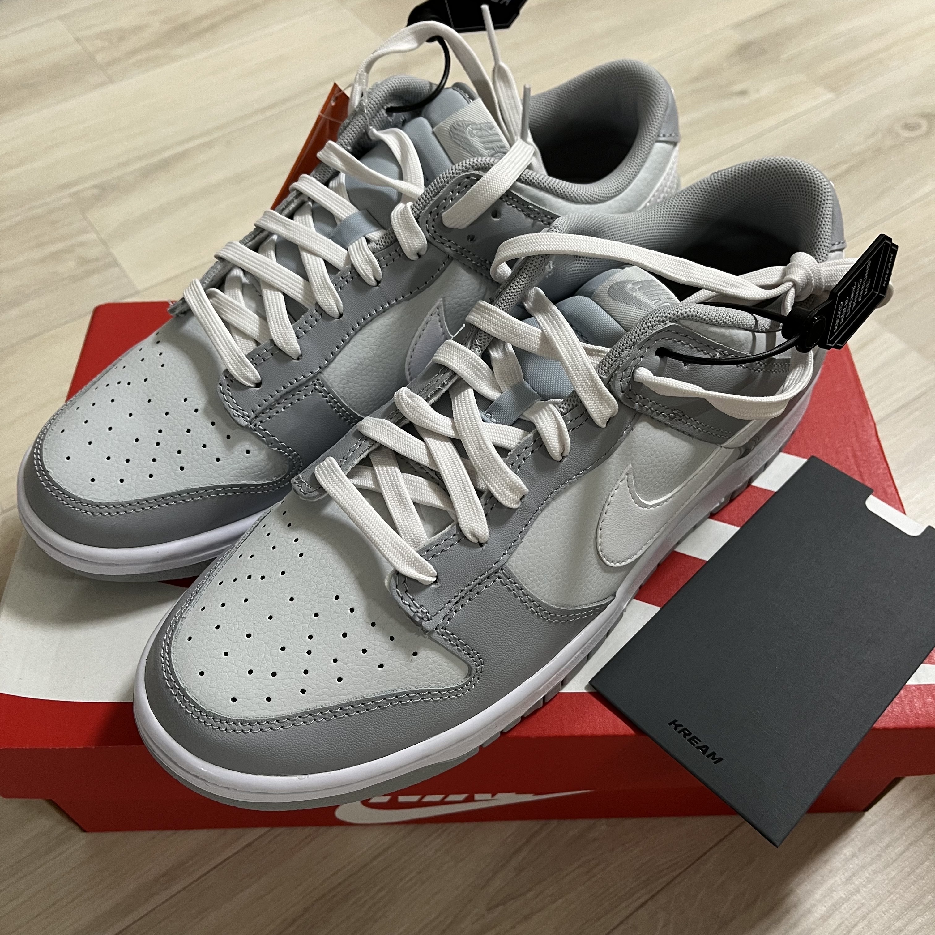 Nike Dunk Low Retro Wolf Grey 착용 스타일 - 2