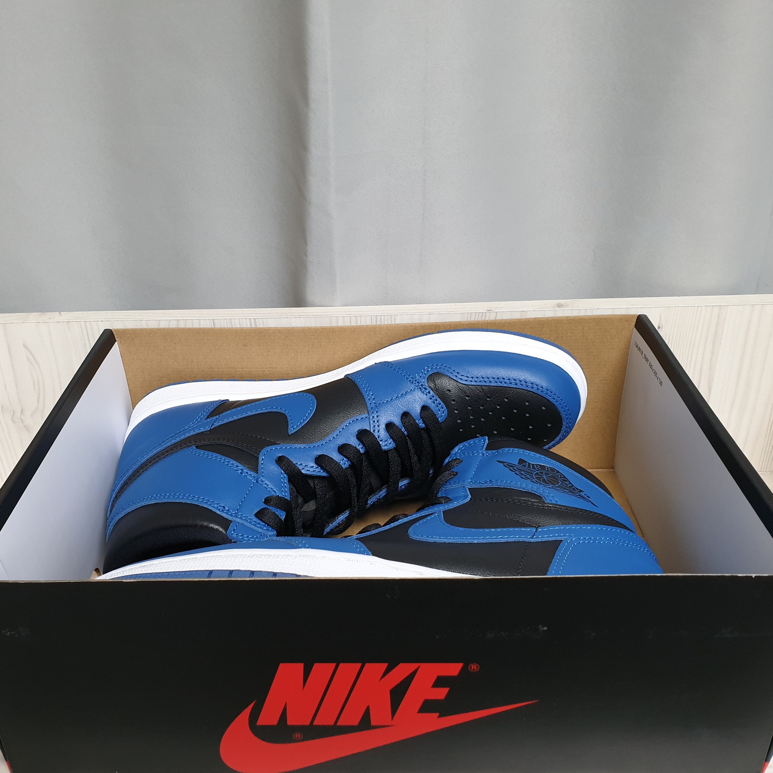 Jordan 1 Retro High OG Dark Marina Blue 착용 스타일 - 2