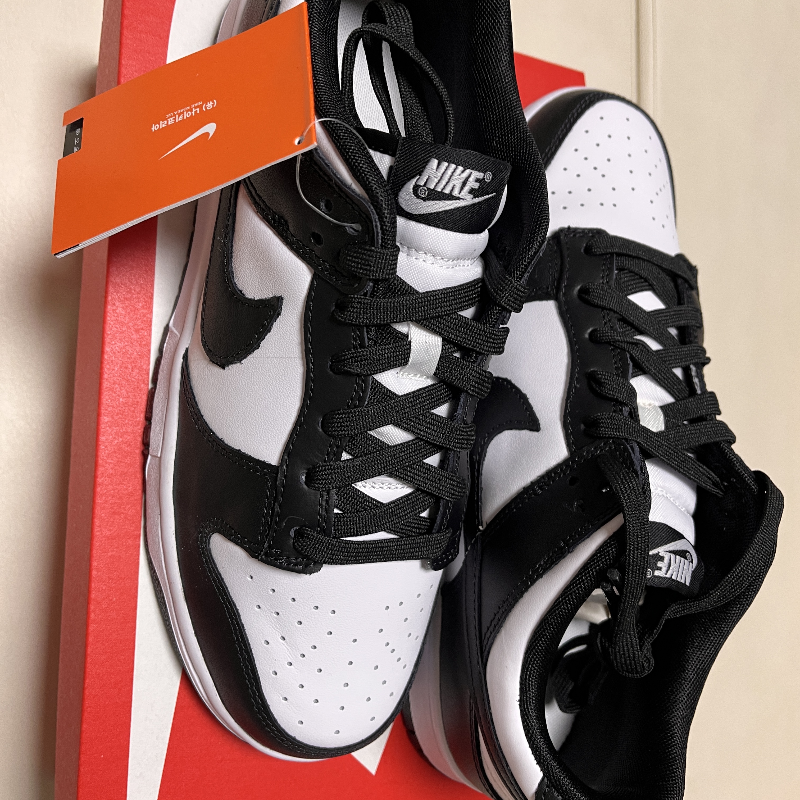 Nike Dunk Low Retro Black 착용 스타일 - 2