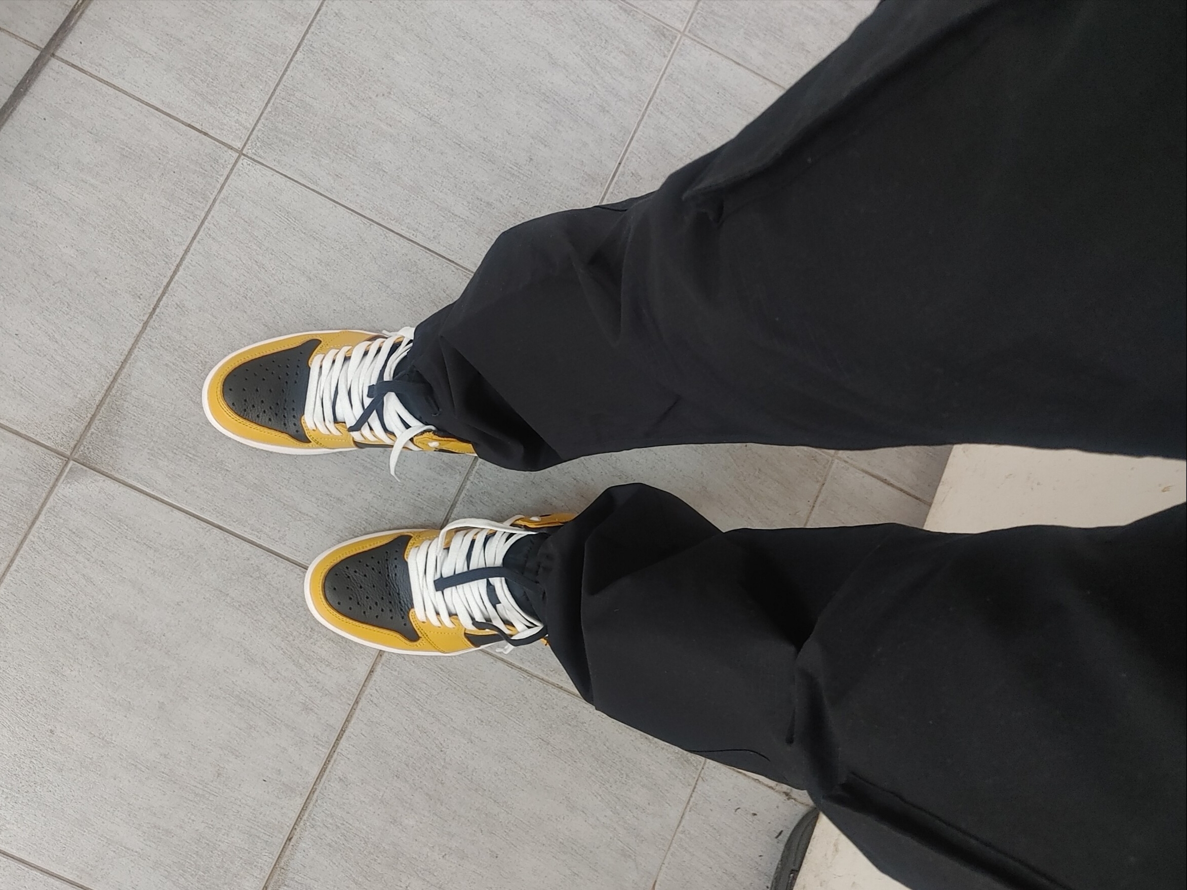 Jordan 1 Retro High OG Pollen 착용 스타일