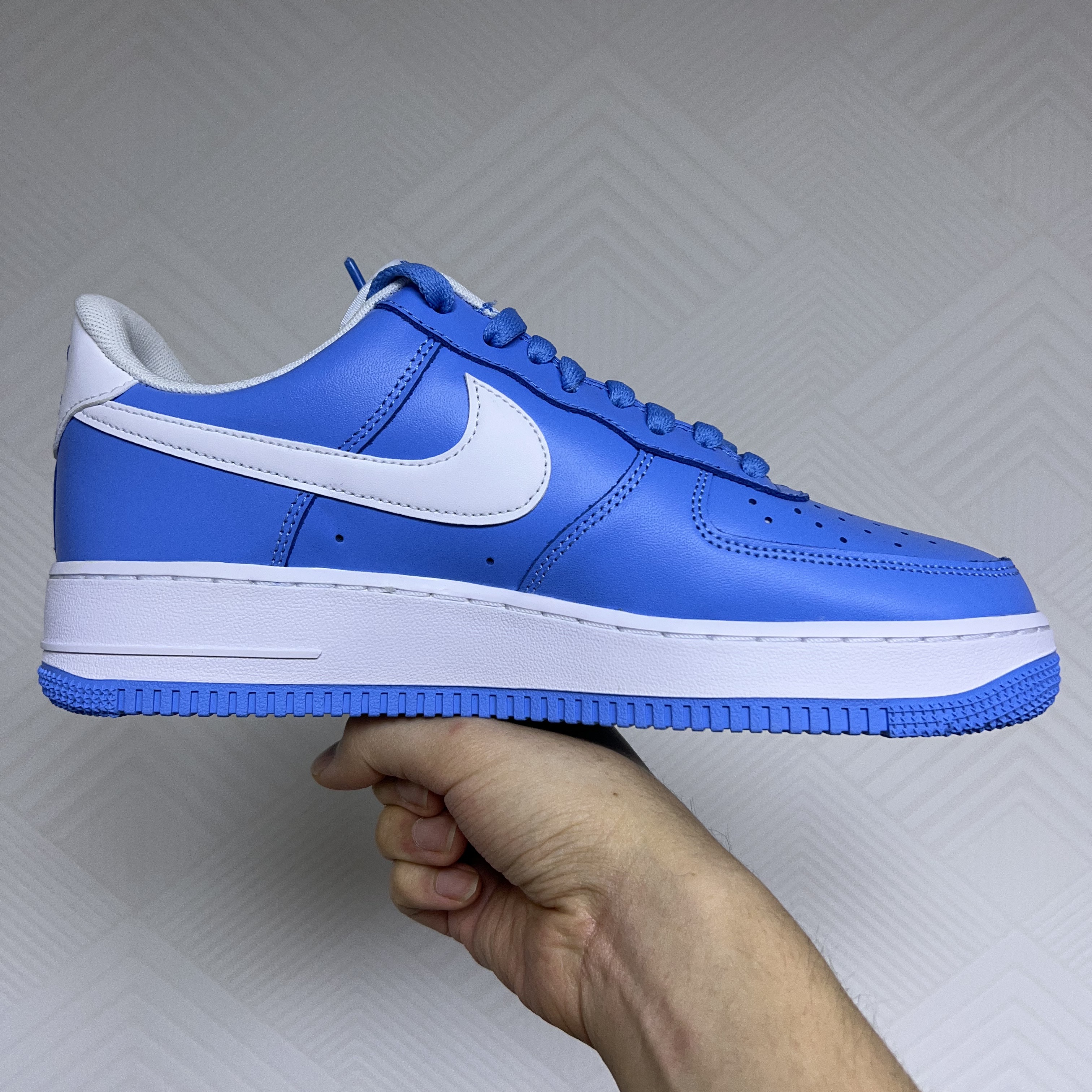 Nike Air Force 1 '07 Low University Blue 착용 스타일 - 2